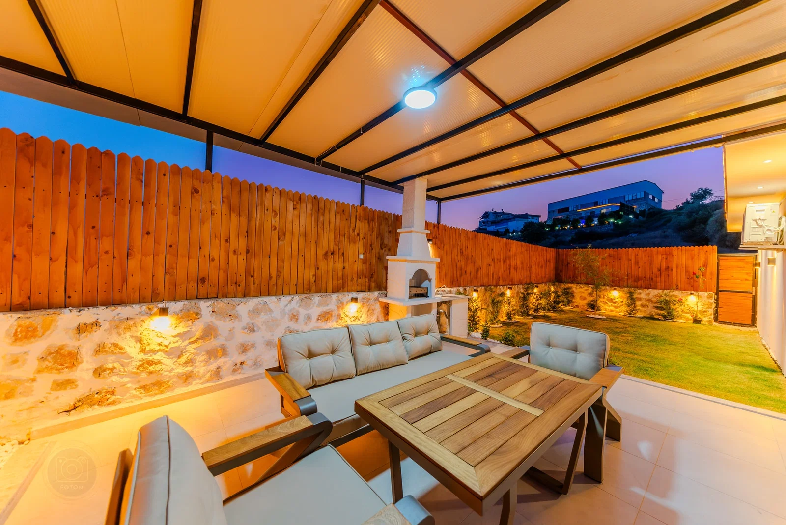 Çavdır’da Balayı Çiftlerine Uygun, Korunaklı Havuzlu, 2 Yatak Odalı, Kiralık Villa