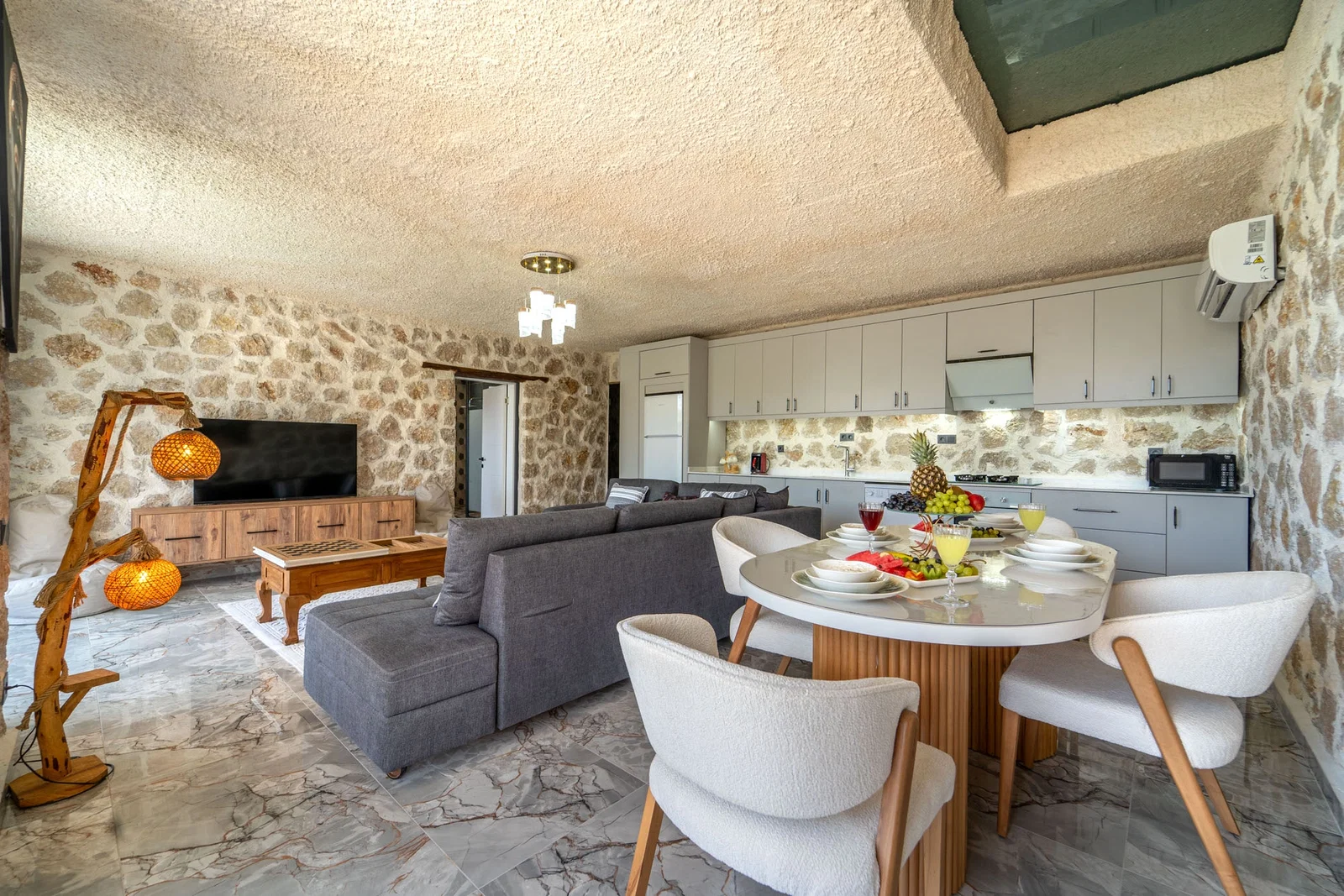 Çavdır’da Balayı Çiftlerine Uygun, Korunaklı Havuzlu, 1 Yatak Odalı, Kiralık Villa