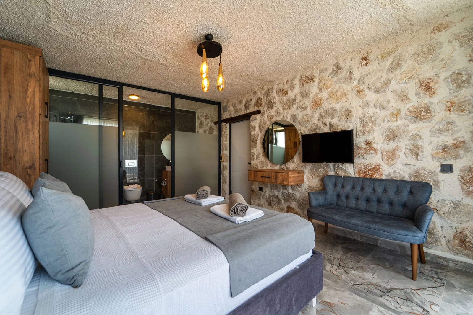 Çavdır’da Balayı Çiftlerine Uygun, Korunaklı Havuzlu, 1 Yatak Odalı, Kiralık Villa