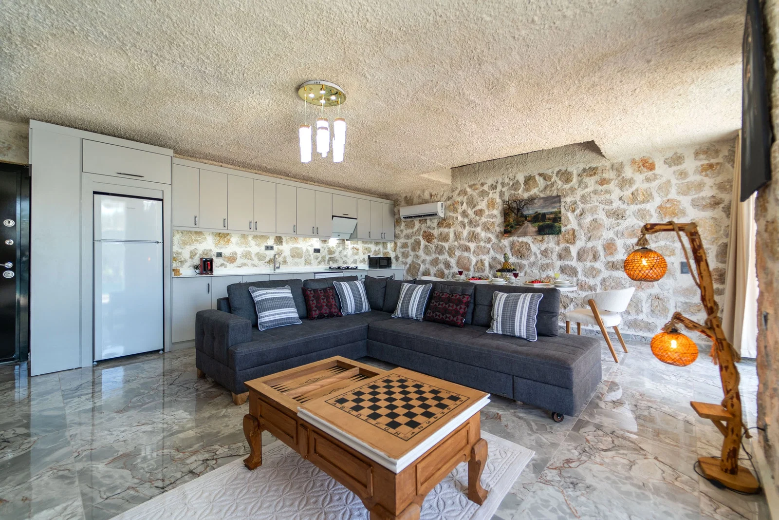 Çavdır’da Balayı Çiftlerine Uygun, Korunaklı Havuzlu, 1 Yatak Odalı, Kiralık Villa