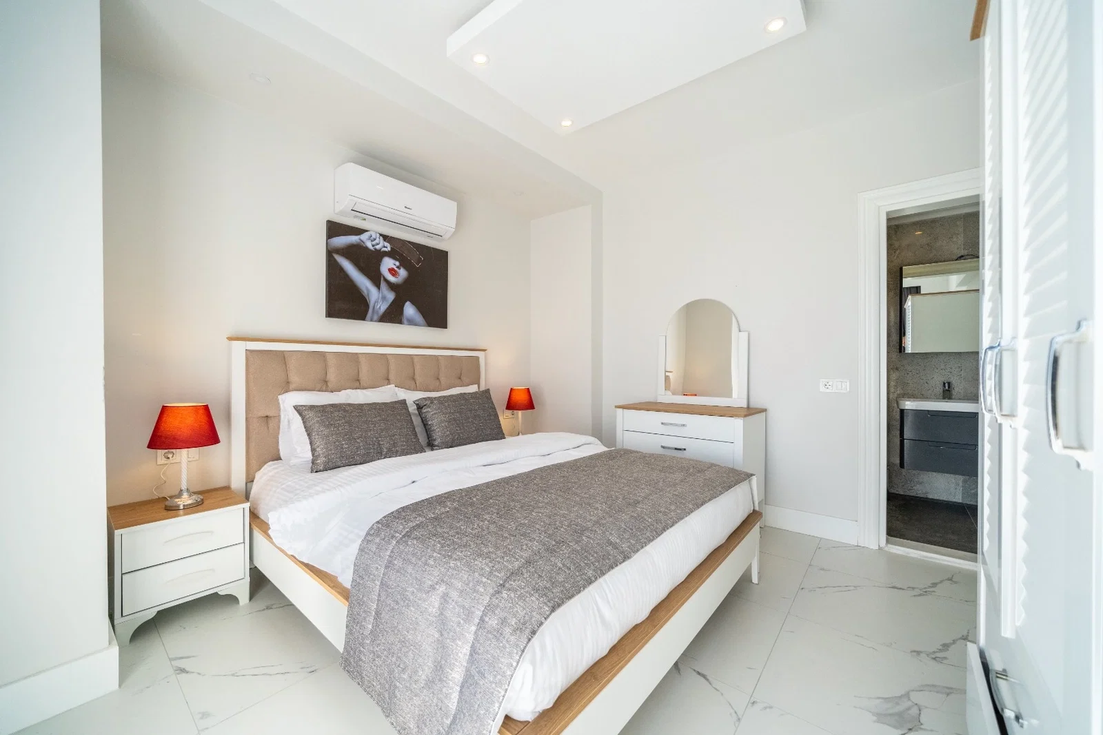 Göcek’te Sakin Konumda, Korunaklı Havuzlu, 8 Kişilik, Lüks Villa