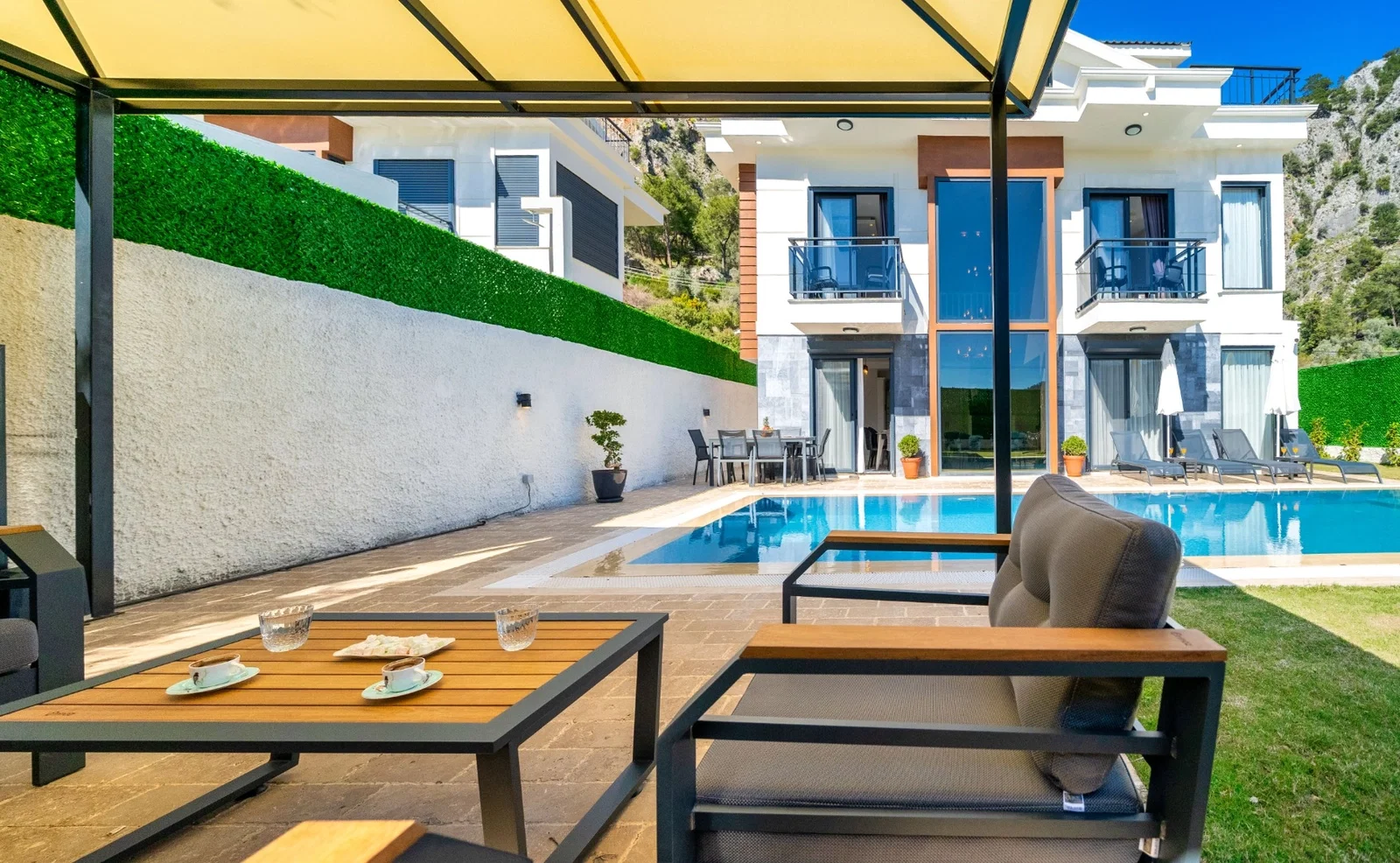 Göcek’te Sakin Konumda, Korunaklı Havuzlu, 8 Kişilik, Lüks Villa