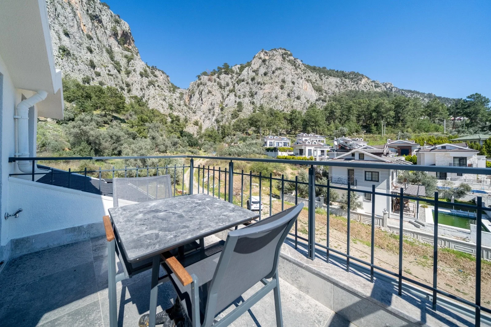 Göcek’te Sakin Konumda, Korunaklı Havuzlu, 8 Kişilik, Lüks Villa