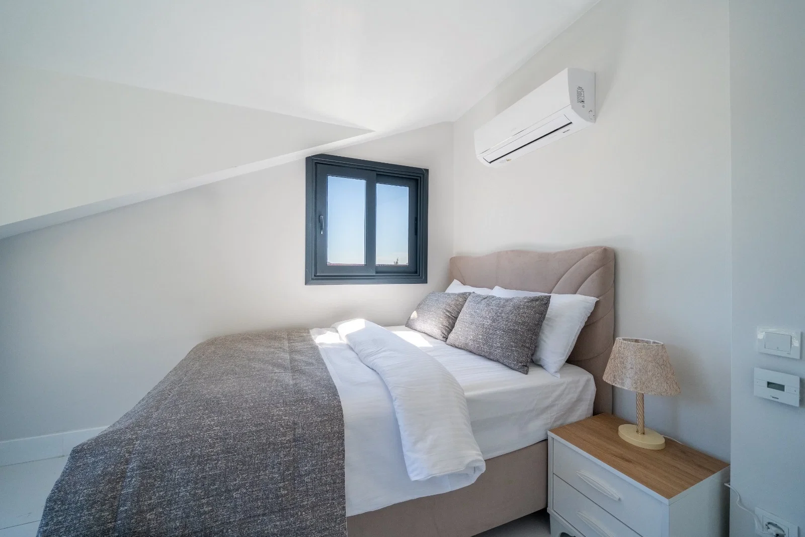Göcek’te Sakin Konumda, Korunaklı Havuzlu, 8 Kişilik, Lüks Villa