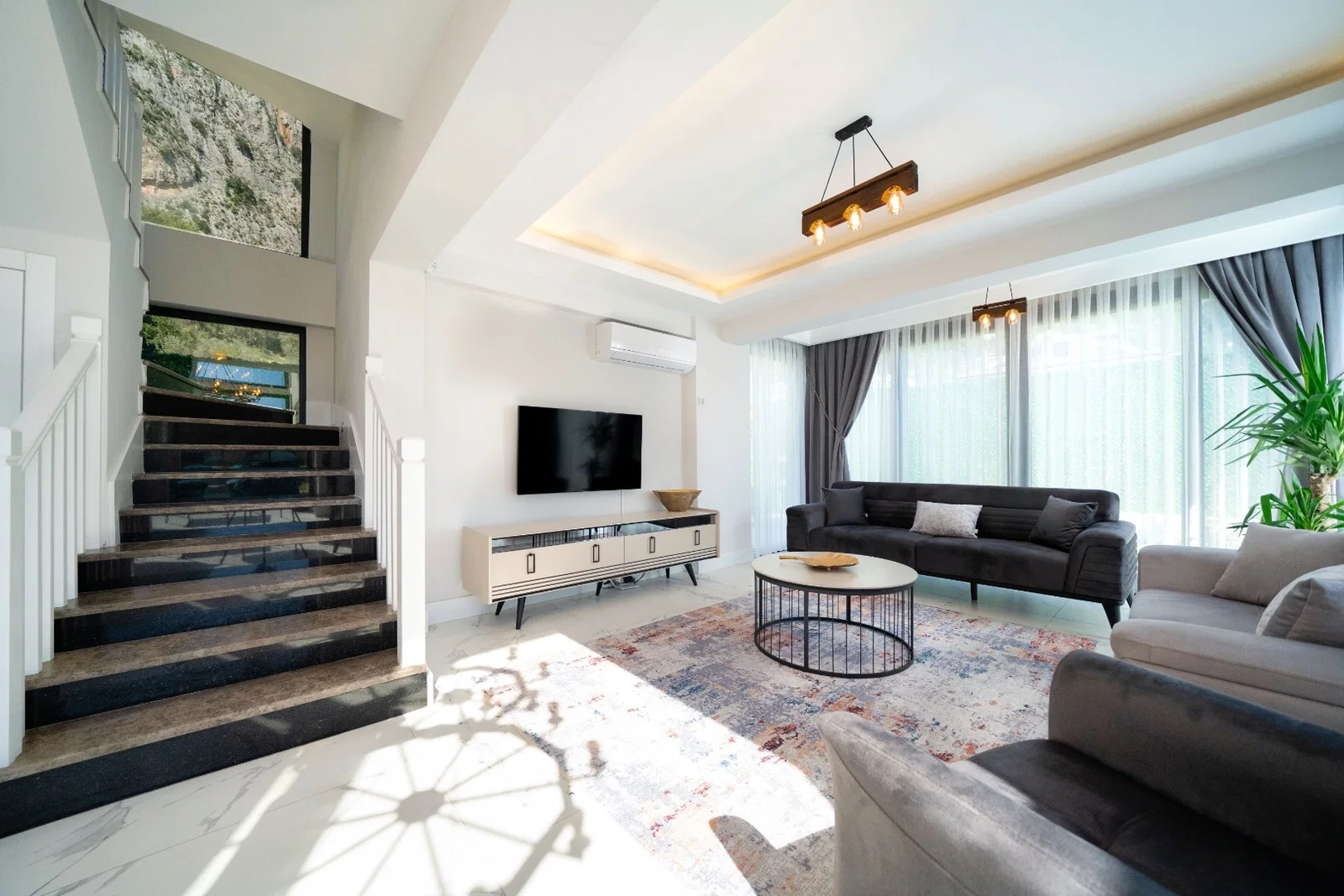 Göcek’te Sakin Konumda, Korunaklı Havuzlu, 8 Kişilik, Lüks Villa