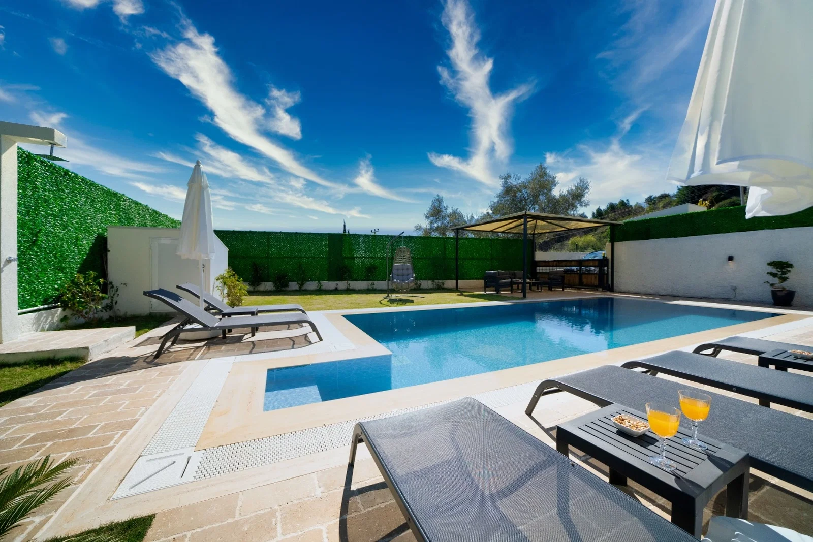 Göcek’te Sakin Konumda, Korunaklı Havuzlu, 8 Kişilik, Lüks Villa