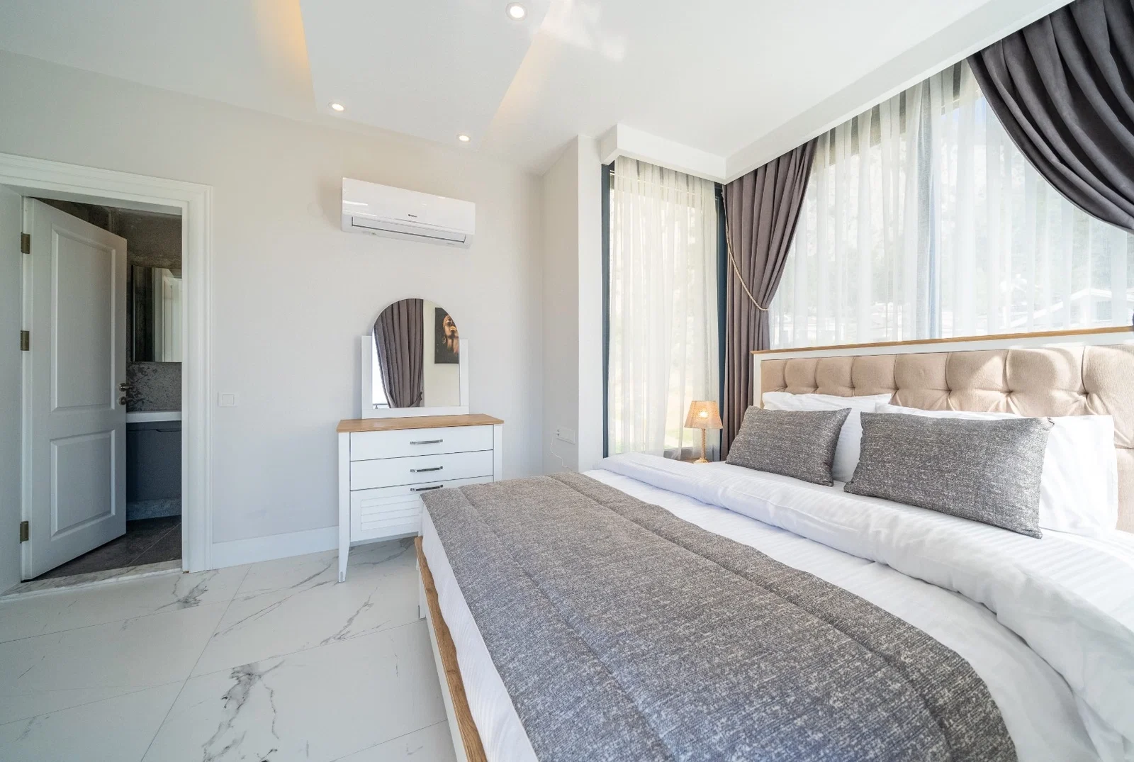 Göcek’te Sakin Konumda, Korunaklı Havuzlu, 8 Kişilik, Lüks Villa