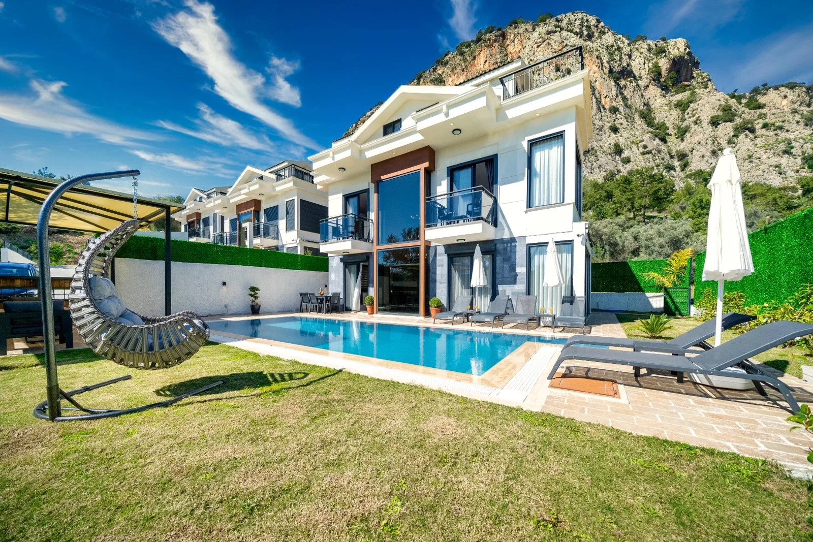 Göcek’te Sakin Konumda, Korunaklı Havuzlu, 8 Kişilik, Lüks Villa