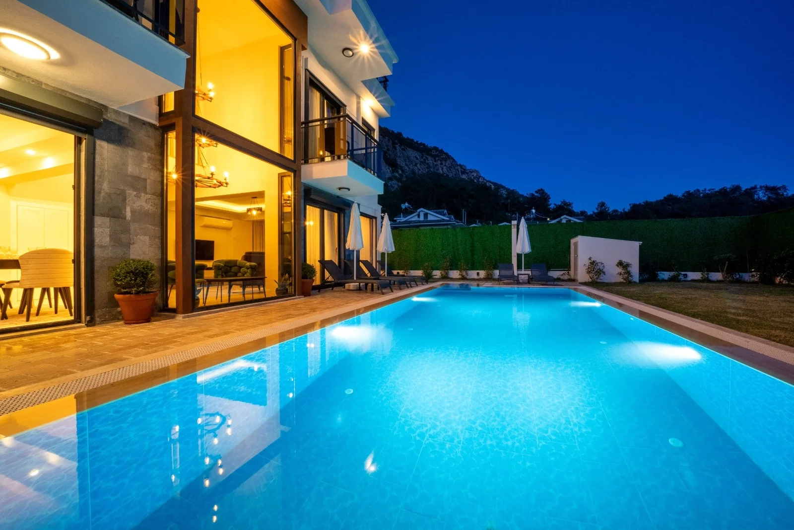 Göcek’te Sakin Konumda, Korunaklı Havuzlu, 8 Kişilik, Lüks Villa