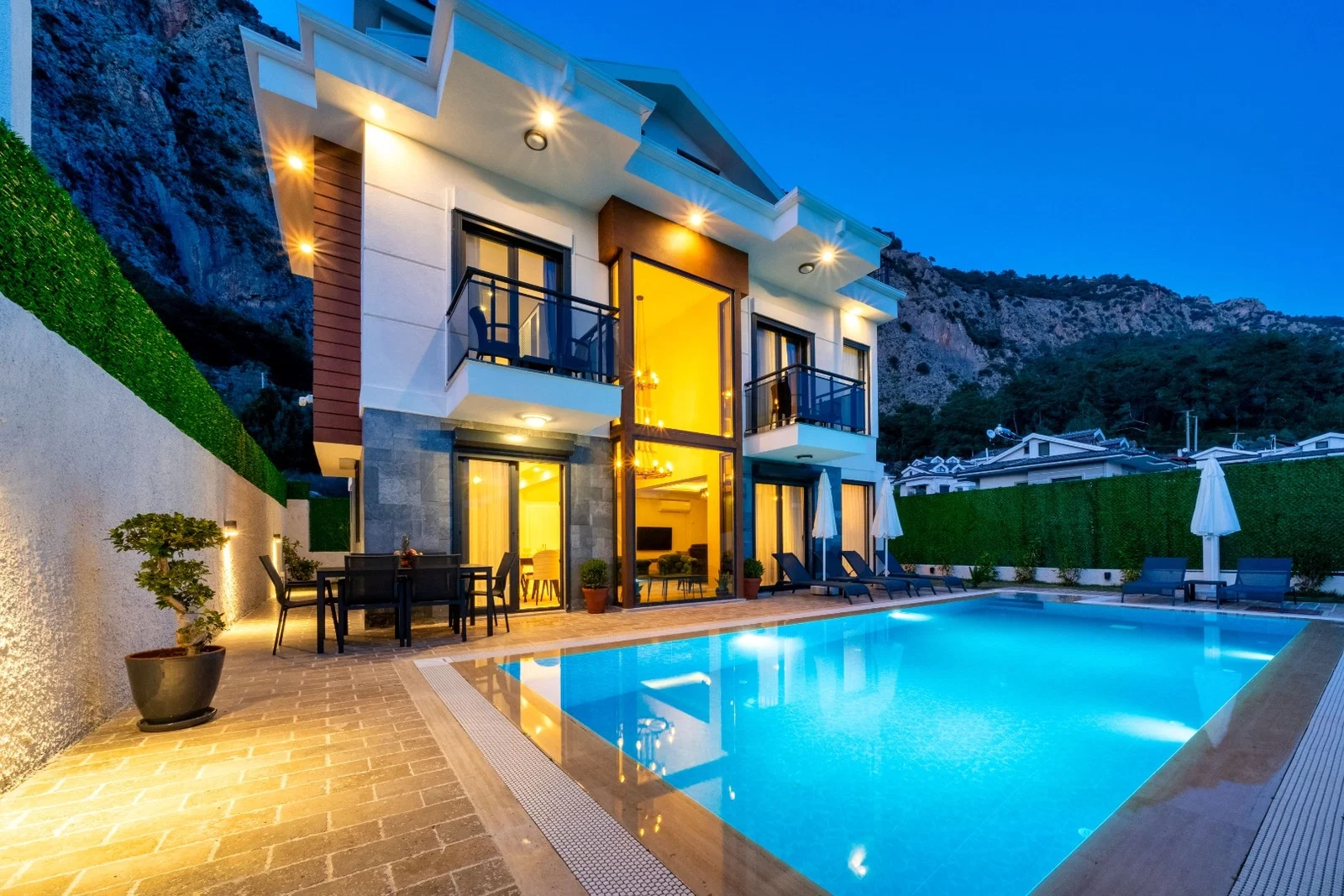 Göcek’te Sakin Konumda, Korunaklı Havuzlu, 8 Kişilik, Lüks Villa
