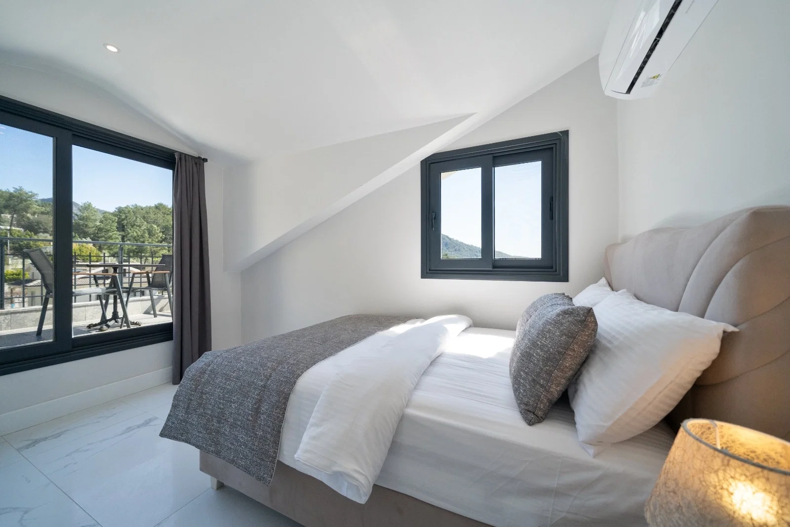 Göcek’te Sakin Konumda, Korunaklı Havuzlu, 8 Kişilik, Lüks Villa