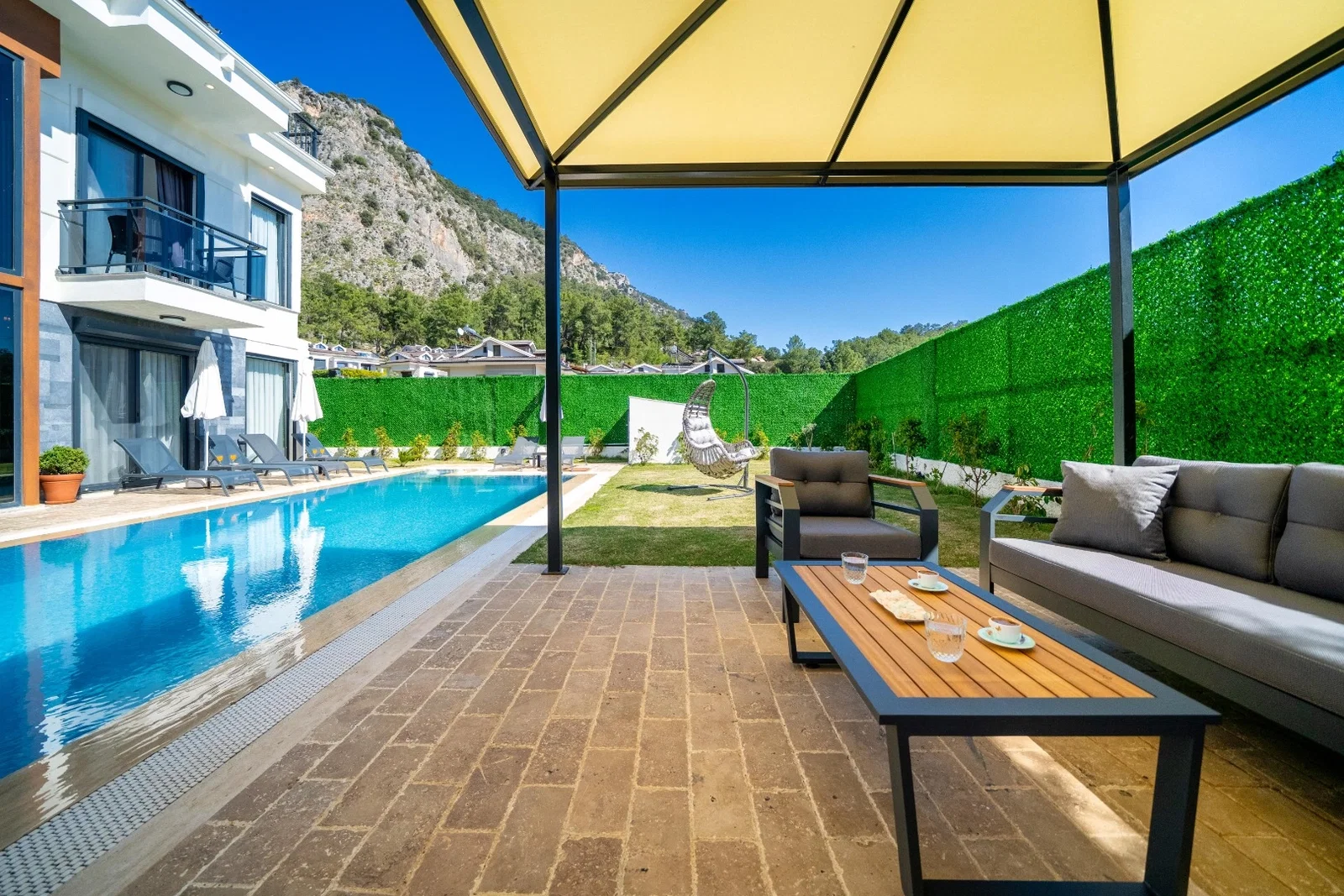 Göcek’te Sakin Konumda, Korunaklı Havuzlu, 8 Kişilik, Lüks Villa