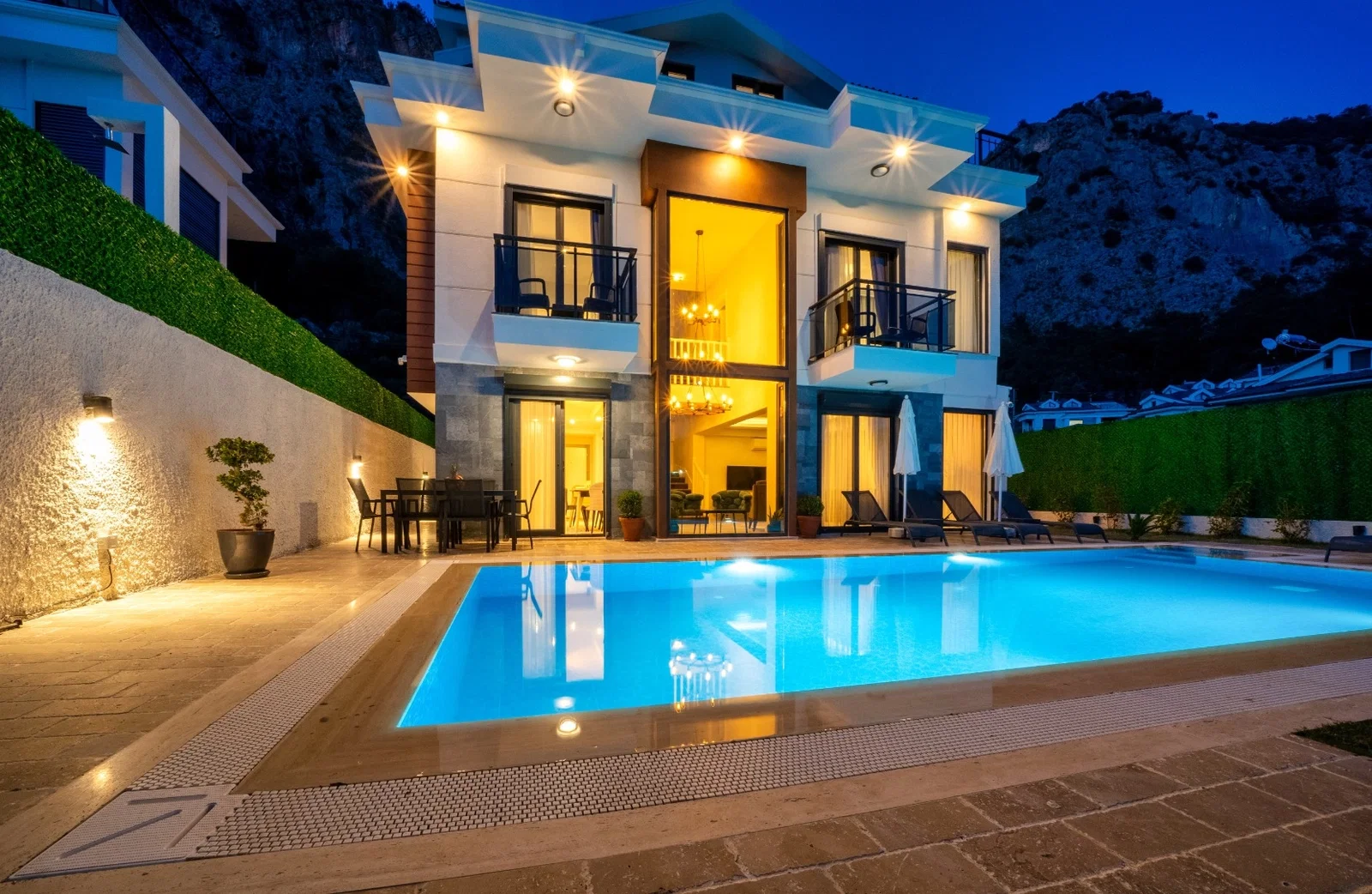 Göcek’te Sakin Konumda, Korunaklı Havuzlu, 8 Kişilik, Lüks Villa
