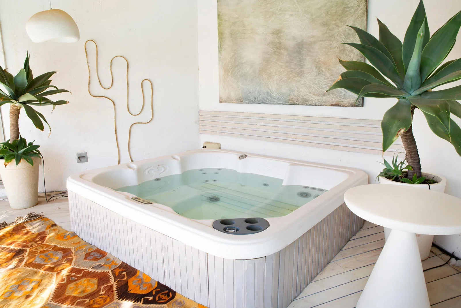Bodrum’da Deniz Manzaralı, Korunaklı Havuzlu, Jakuzili, Kiralık Villa
