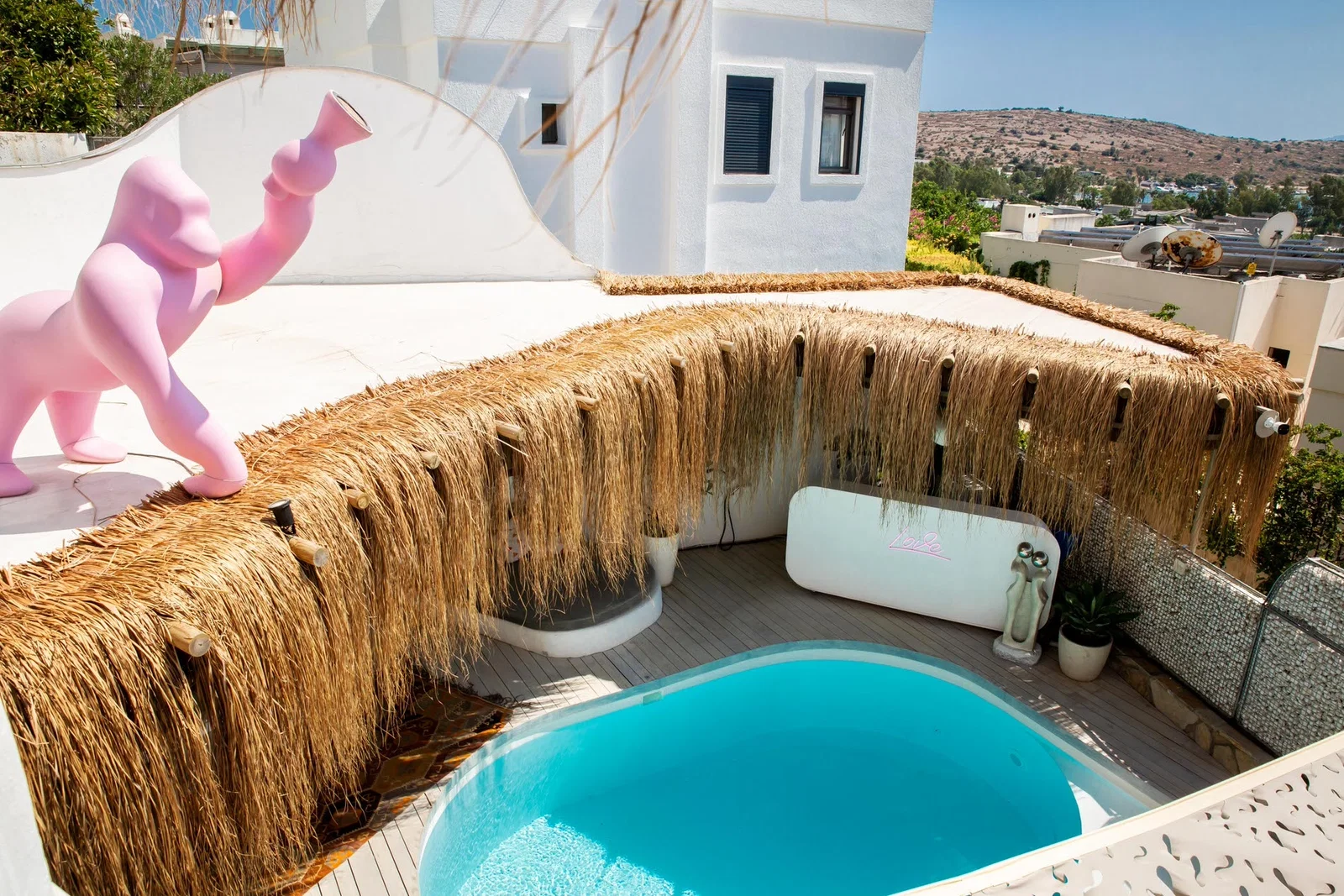Bodrum’da Deniz Manzaralı, Korunaklı Havuzlu, Jakuzili, Kiralık Villa