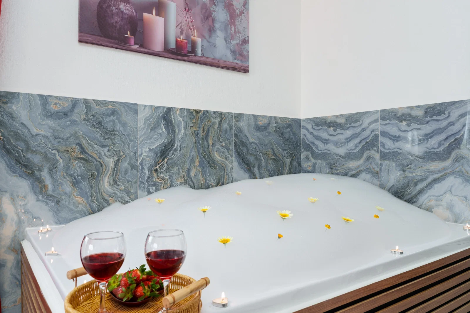 Çavdır’da Balayı Çiftlerine Uygun, Korunaklı Havuzlu, 5 Kişilik, Ekonomik Villa