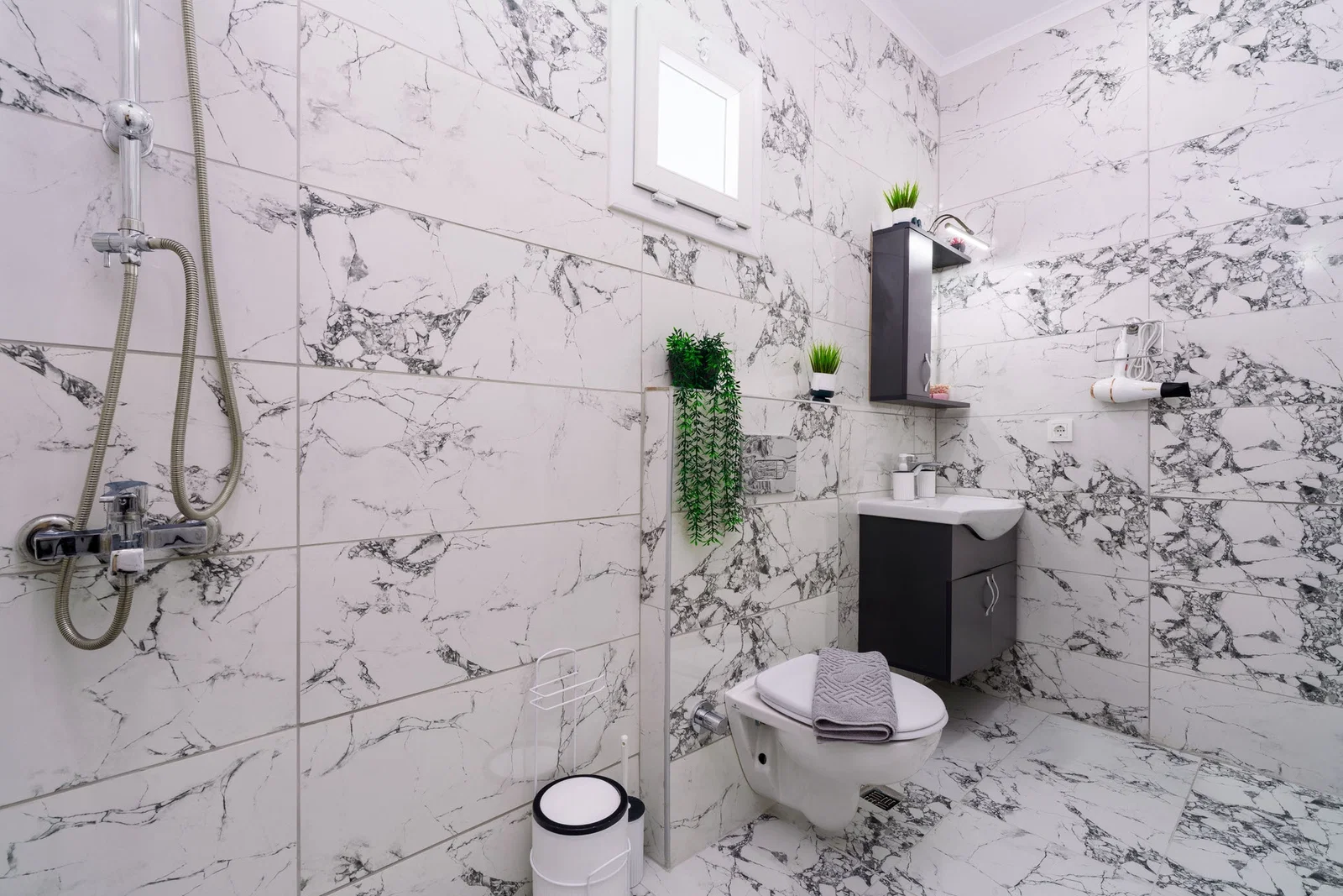 Çavdır’da Balayı Çiftlerine Uygun, Korunaklı Havuzlu, 5 Kişilik, Ekonomik Villa