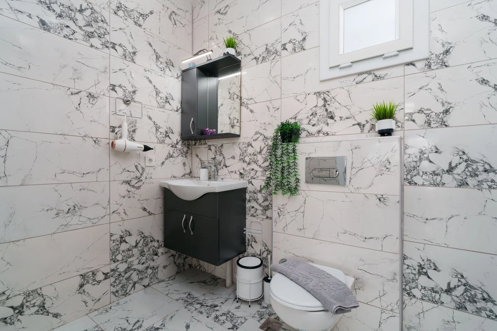 Çavdır’da Balayı Çiftlerine Uygun, Korunaklı Havuzlu, 5 Kişilik, Ekonomik Villa