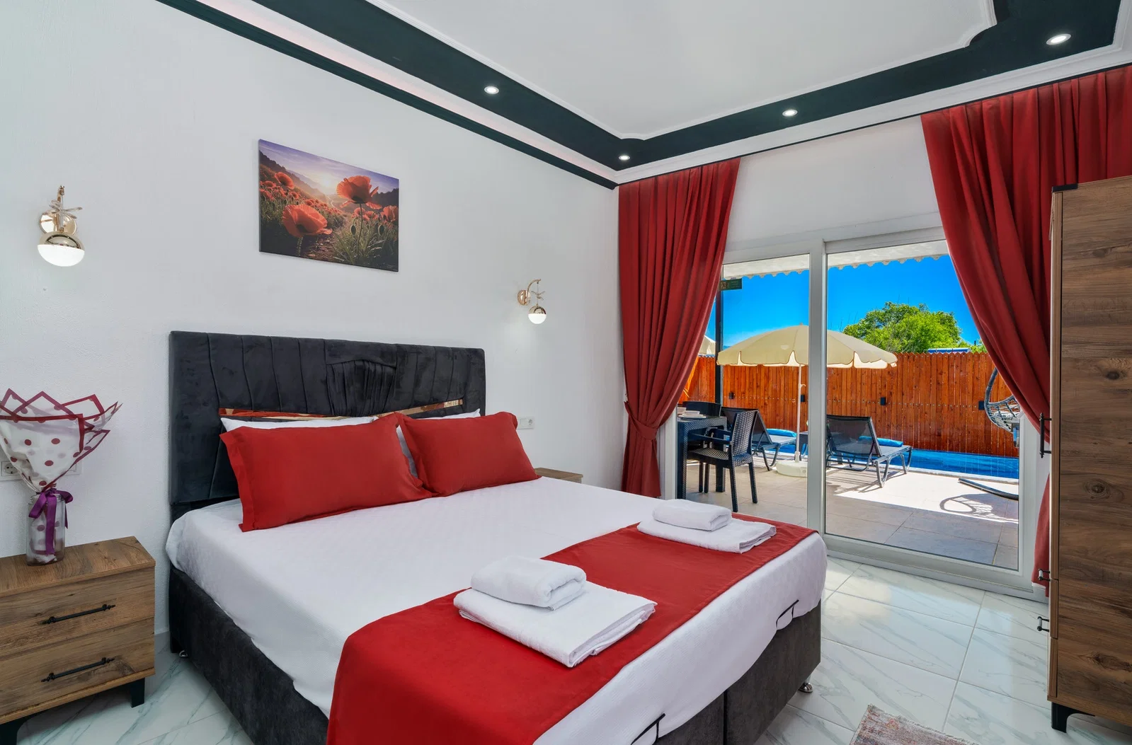 Çavdır’da Balayı Çiftlerine Uygun, Korunaklı Havuzlu, 5 Kişilik, Ekonomik Villa