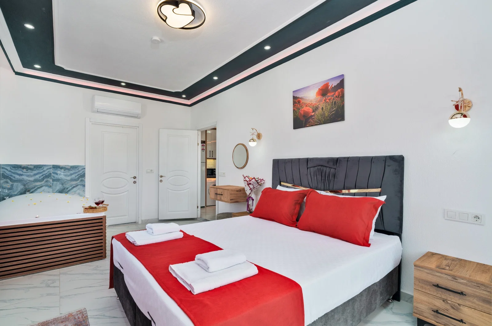 Çavdır’da Balayı Çiftlerine Uygun, Korunaklı Havuzlu, 5 Kişilik, Ekonomik Villa