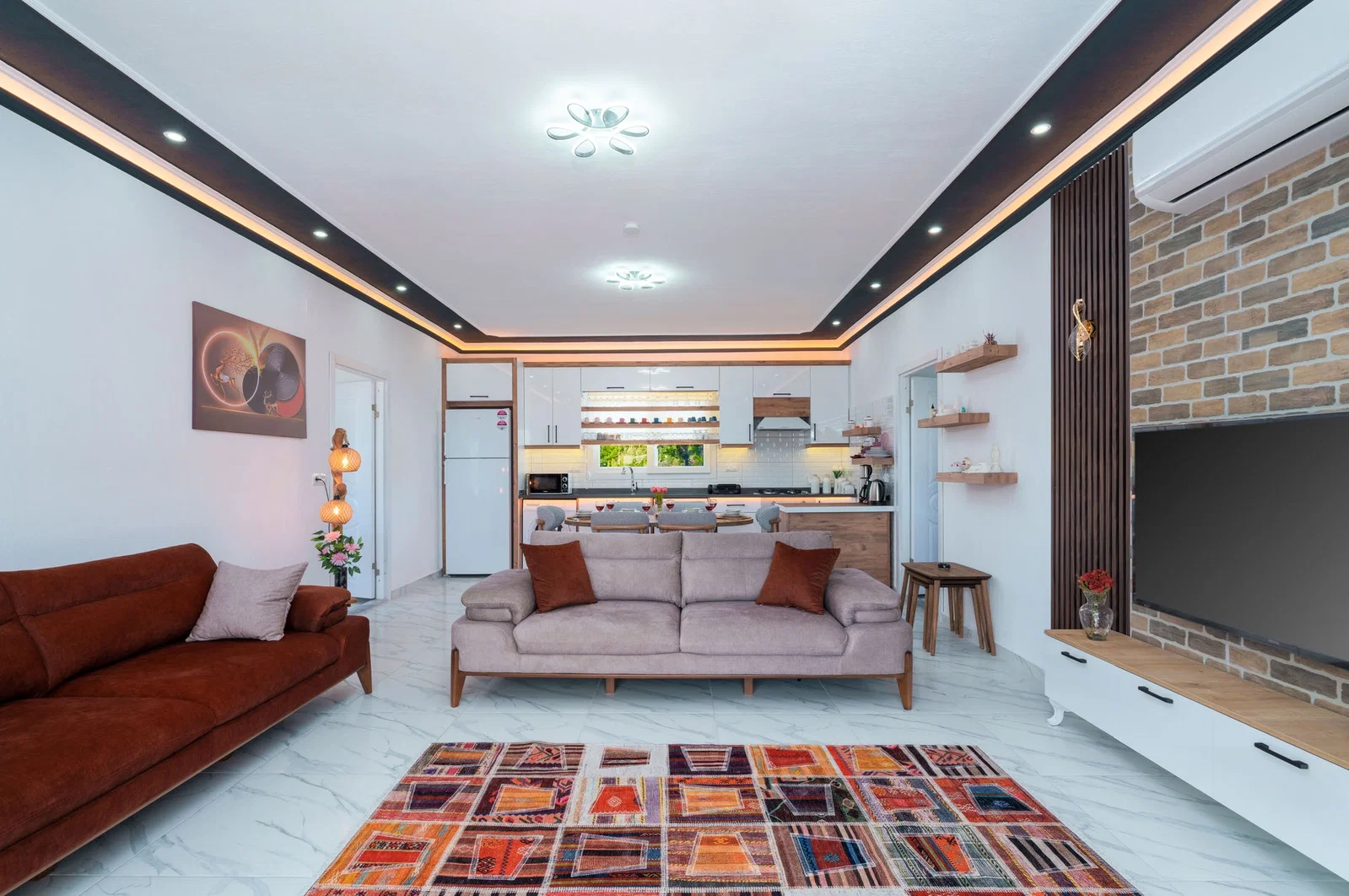 Çavdır’da Balayı Çiftlerine Uygun, Korunaklı Havuzlu, 5 Kişilik, Ekonomik Villa