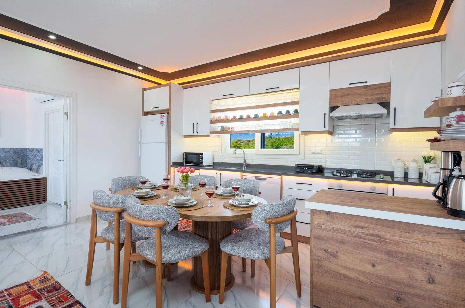 Çavdır’da Balayı Çiftlerine Uygun, Korunaklı Havuzlu, 5 Kişilik, Ekonomik Villa