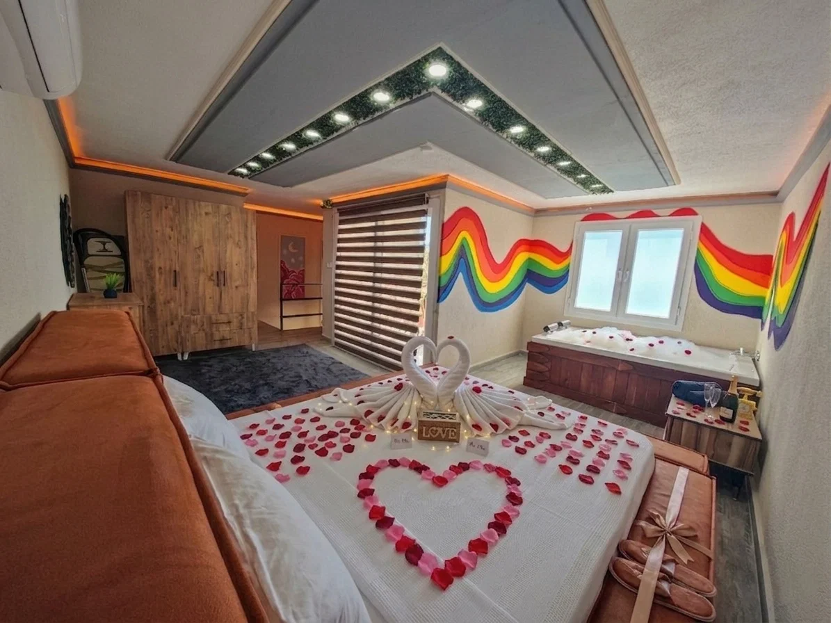 Çavdır’da Balayı Çiftlerine Uygun, Korunaklı Havuzlu, 1 Yatak Odalı, Kiralık Villa