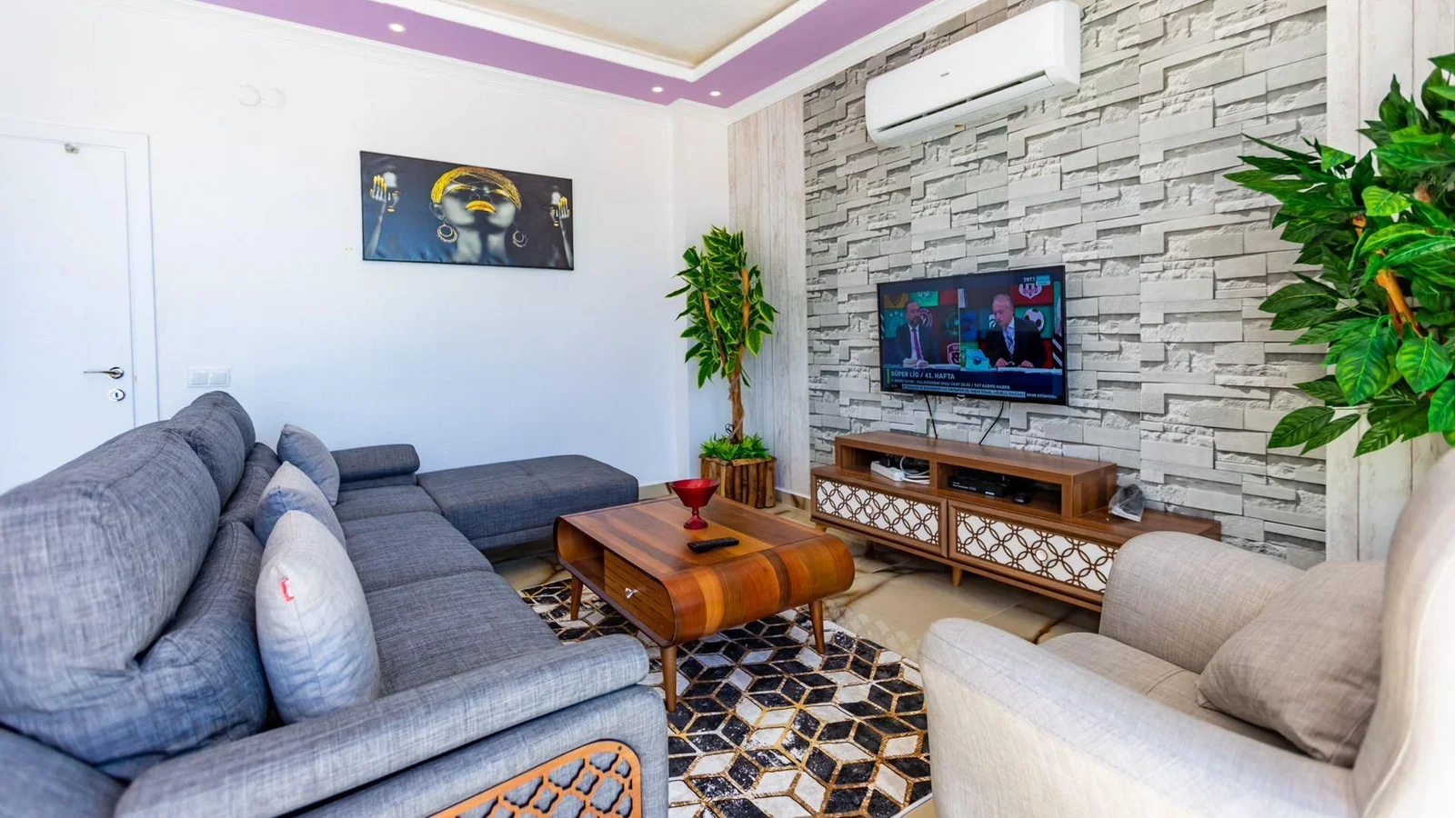 Çavdır’da Balayı Çiftlerine Uygun, Korunaklı Havuzlu, 2 Yatak Odalı, Kiralık Villa