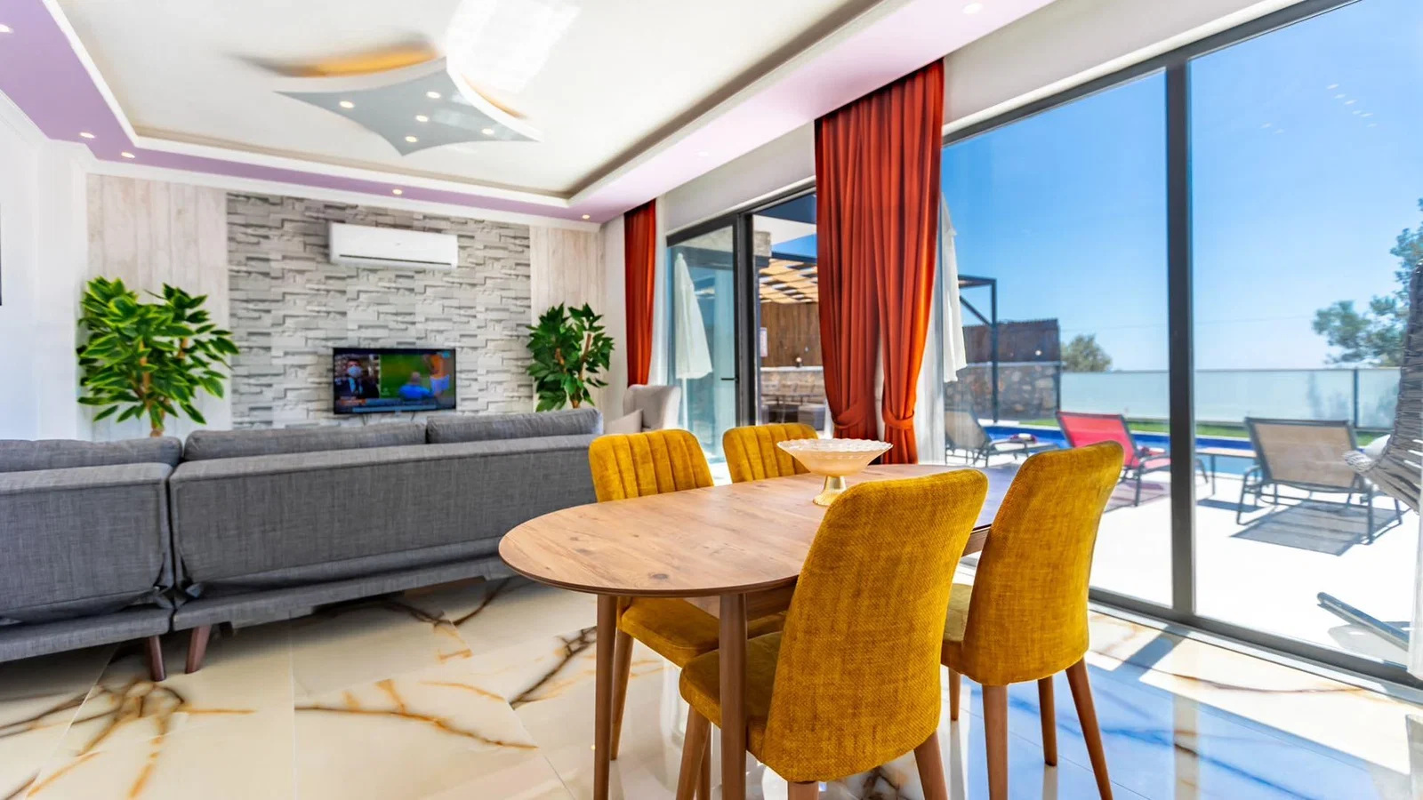 Çavdır’da Balayı Çiftlerine Uygun, Korunaklı Havuzlu, 2 Yatak Odalı, Kiralık Villa