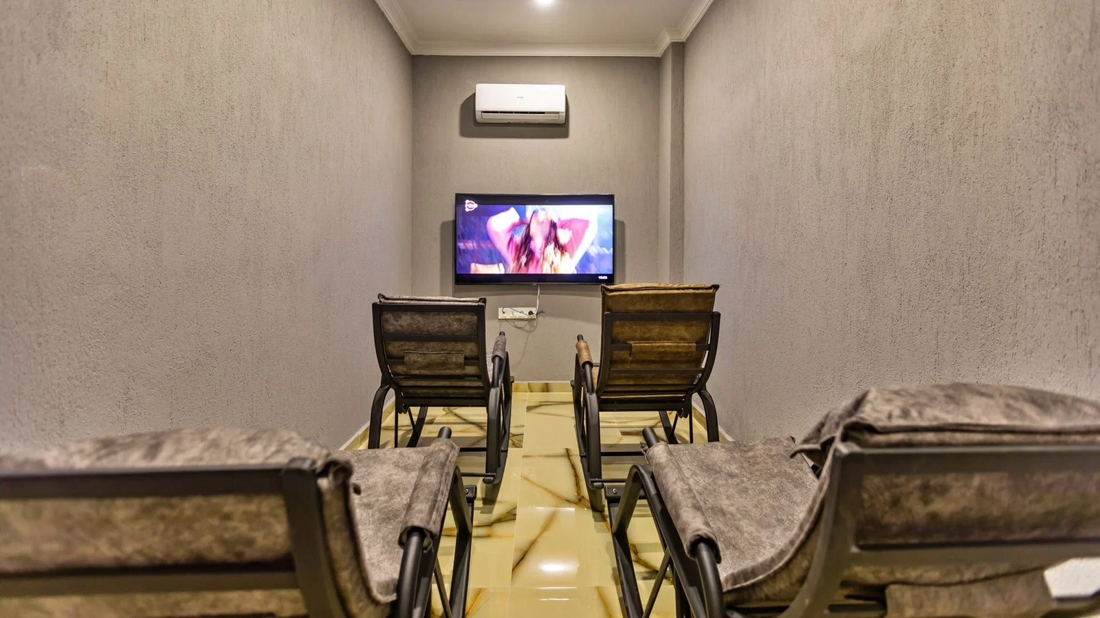 Çavdır’da Balayı Çiftlerine Uygun, Korunaklı Havuzlu, 2 Yatak Odalı, Kiralık Villa
