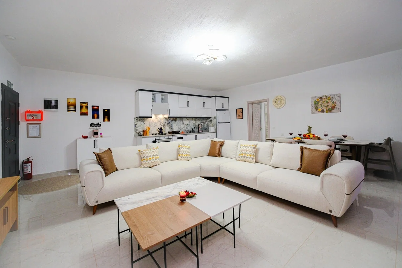 Çayköy’de Balayı Çiftlerine Uygun, Korunaklı Havuzlu, 1 Yatak Odalı, Kiralık Villa