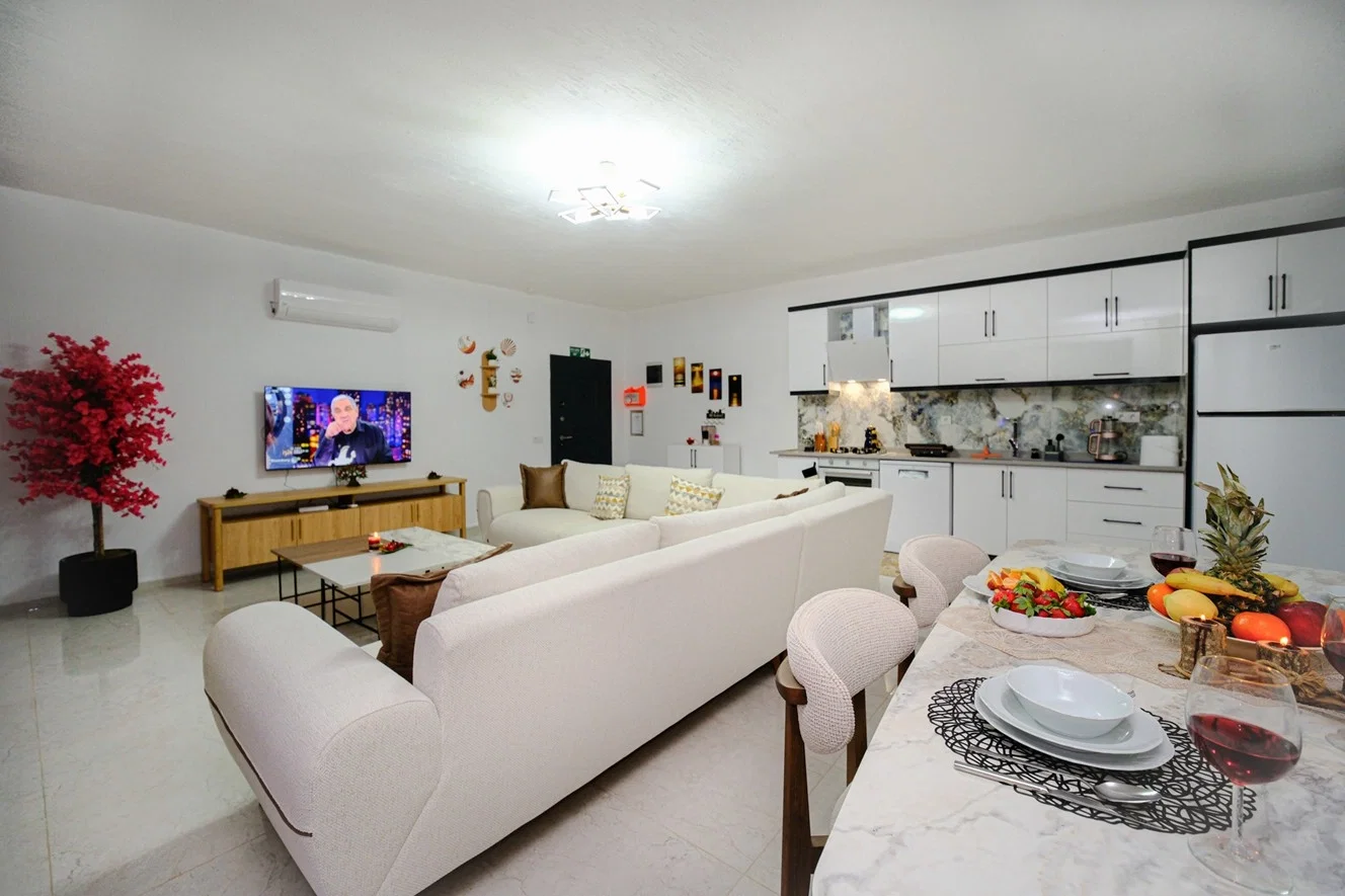 Çayköy’de Balayı Çiftlerine Uygun, Korunaklı Havuzlu, 1 Yatak Odalı, Kiralık Villa
