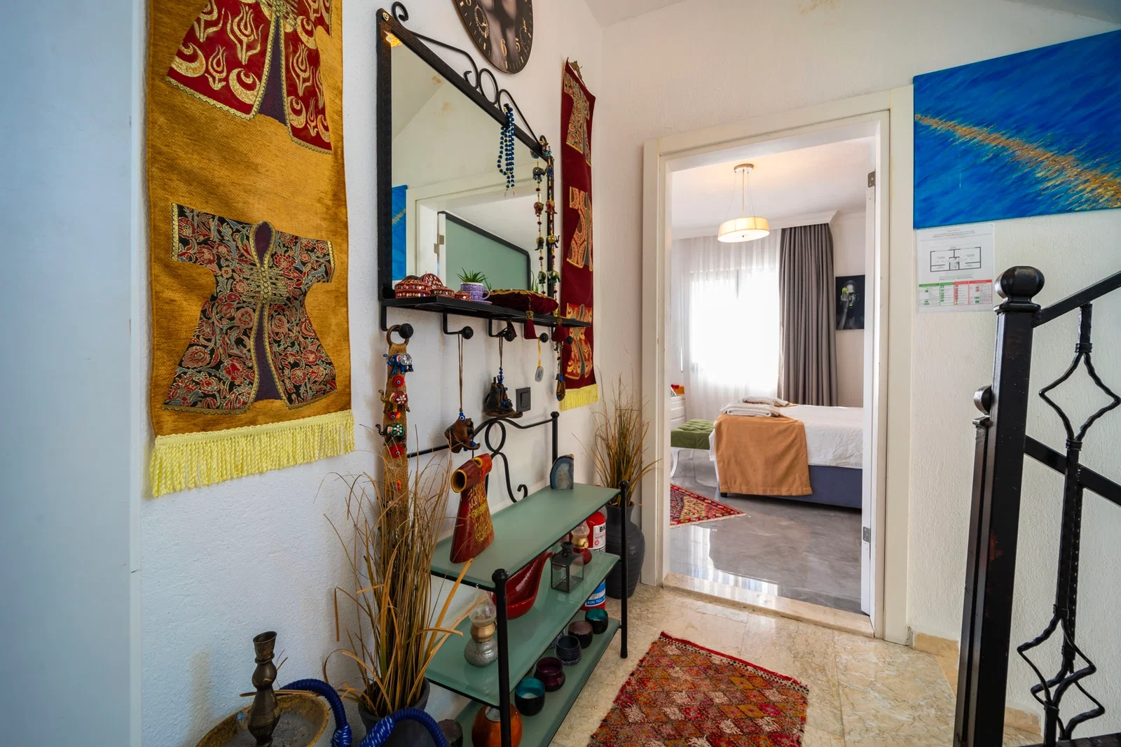 Yeşilköy’de Balayı Çiftlerine Uygun, Korunaklı Havuzlu, 2 Yatak Odalı, Kiralık Villa