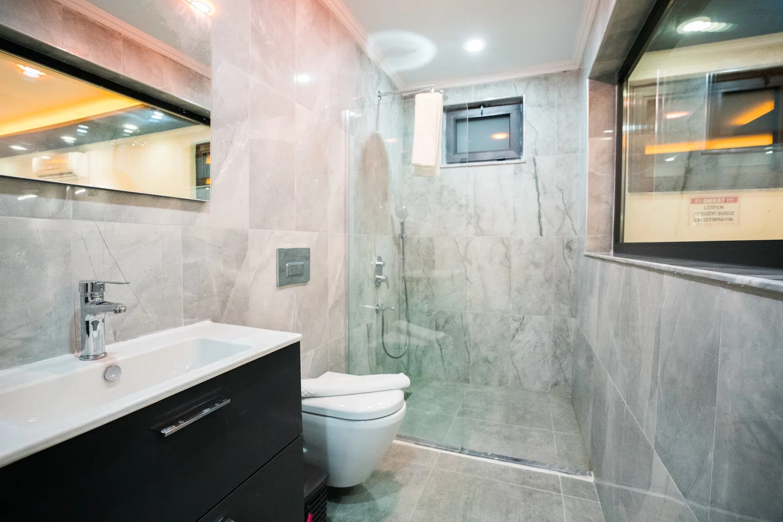 Bezirgan’da Balayı Çiftlerine Uygun, Korunaklı Havuzlu, 2 Kişilik, Kiralık Villa