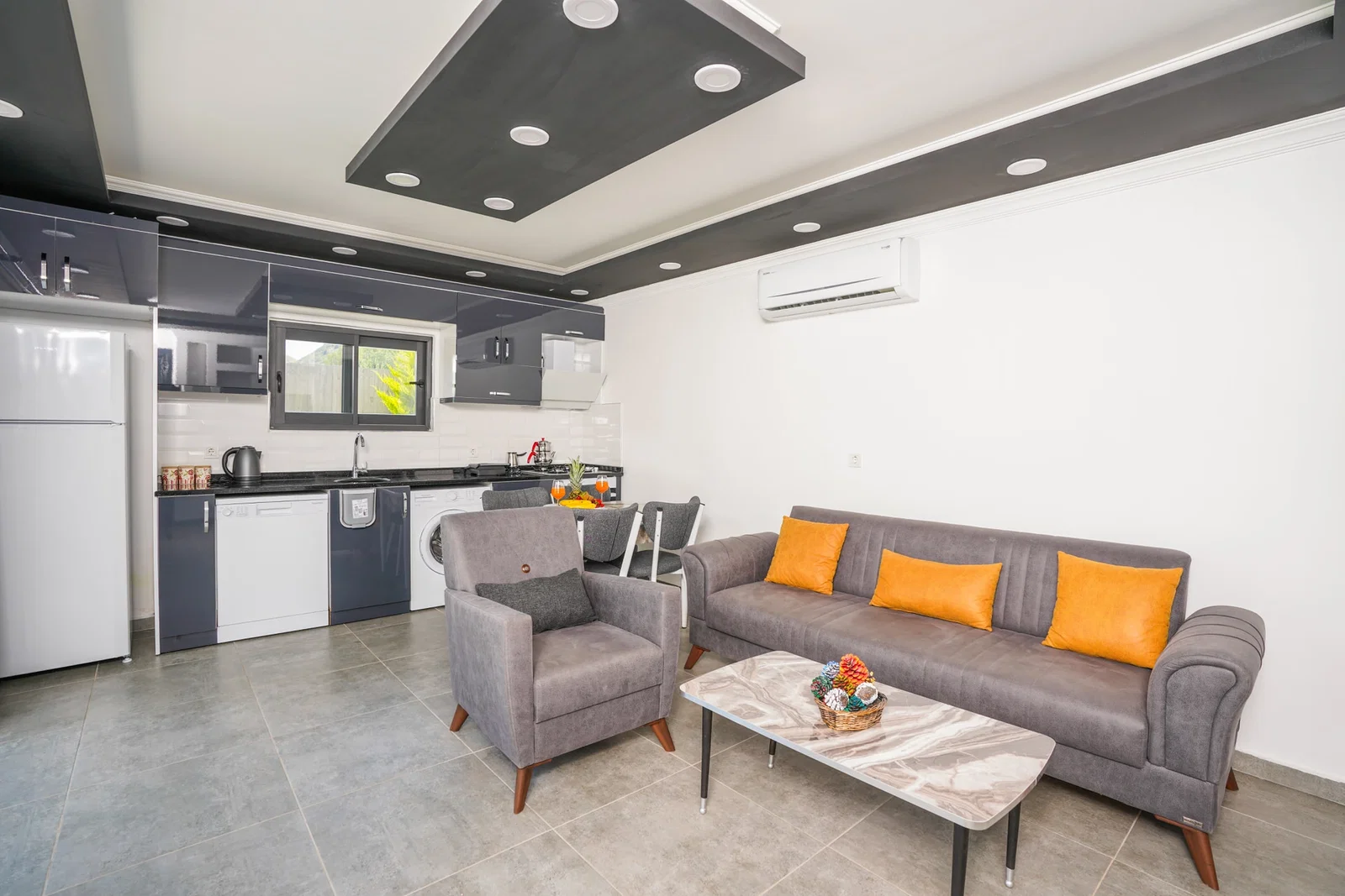 Bezirgan’da Balayı Çiftlerine Uygun, Korunaklı Havuzlu, 1 Yatak Odalı, Kiralık Villa