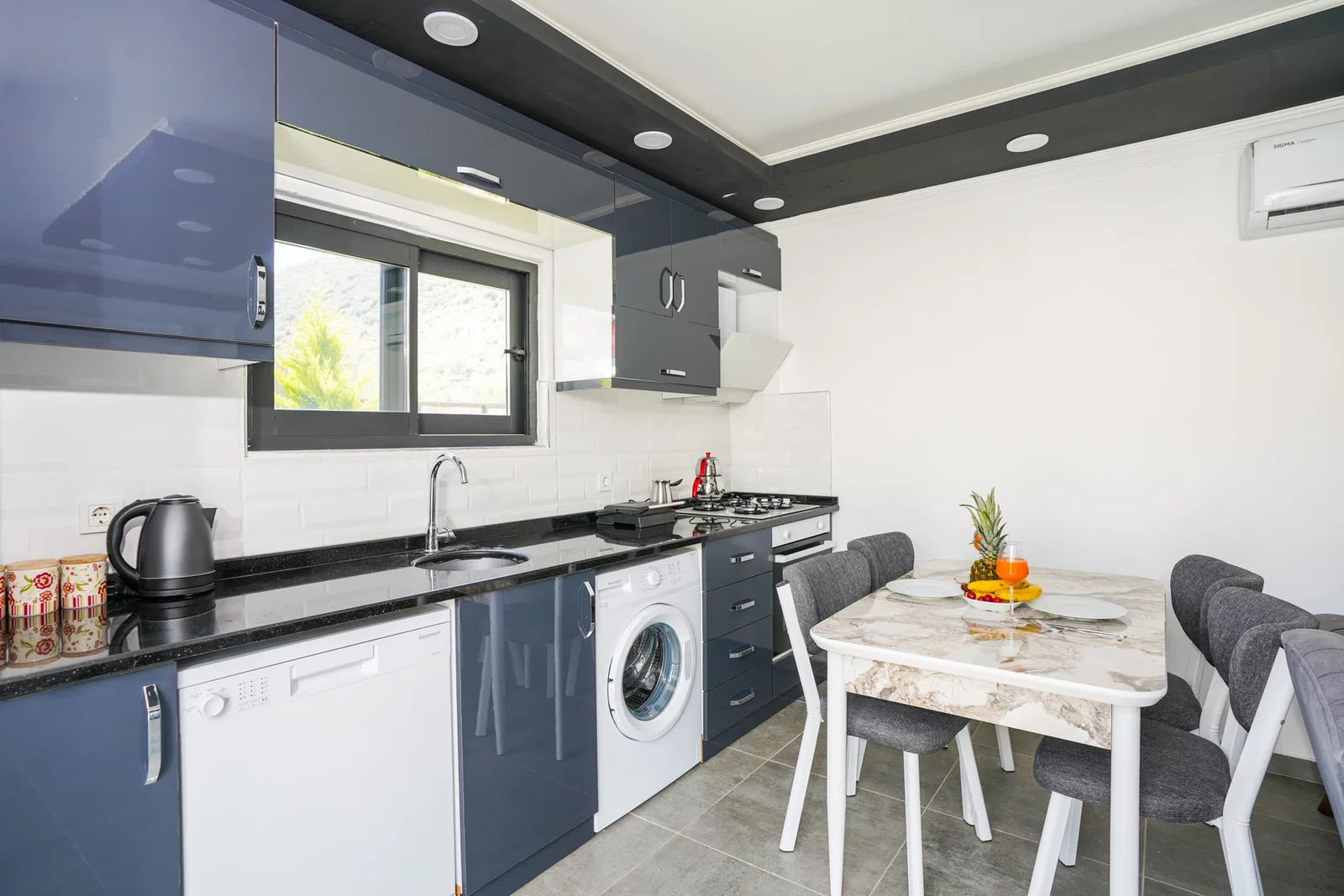 Bezirgan’da Balayı Çiftlerine Uygun, Korunaklı Havuzlu, 1 Yatak Odalı, Kiralık Villa
