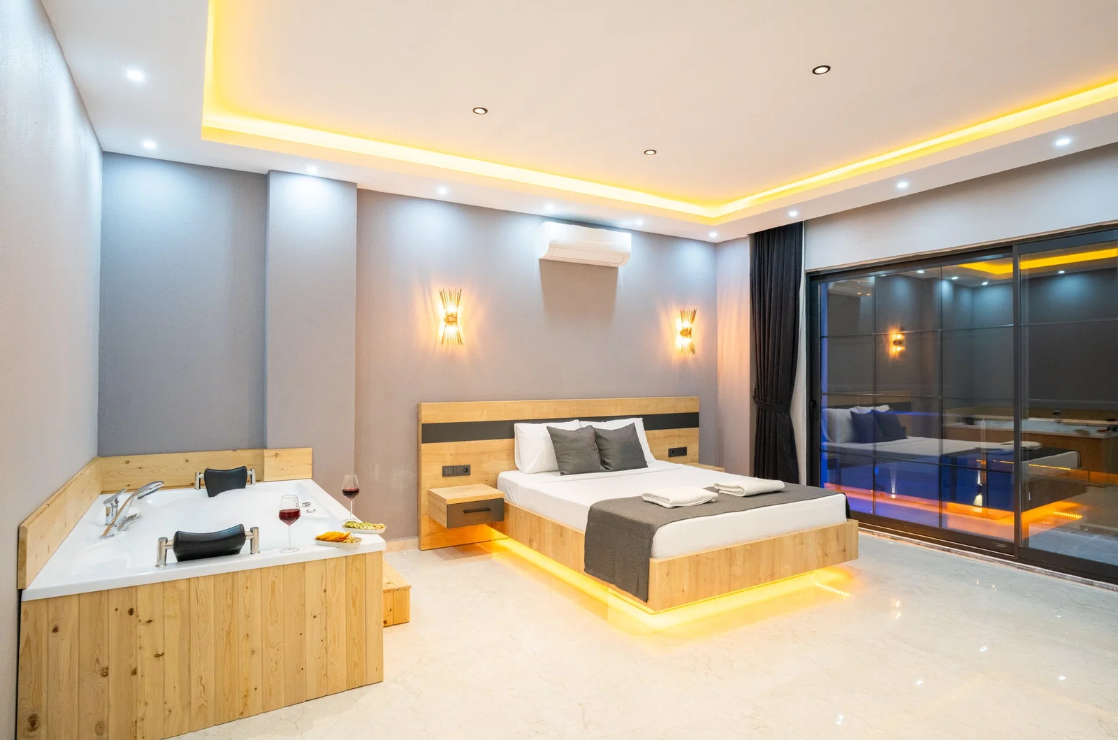 Bezirgan’da Balayı Çiftlerine Uygun, Korunaklı Havuzlu, 2 Yatak Odalı, Kiralık Villa