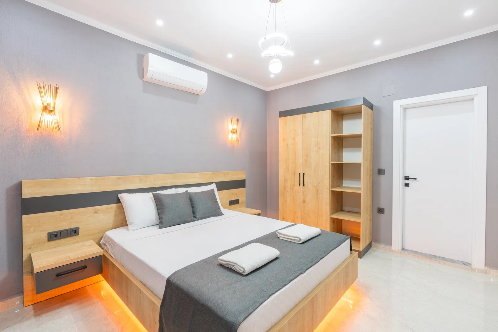 Bezirgan’da Balayı Çiftlerine Uygun, Korunaklı Havuzlu, 2 Yatak Odalı, Kiralık Villa