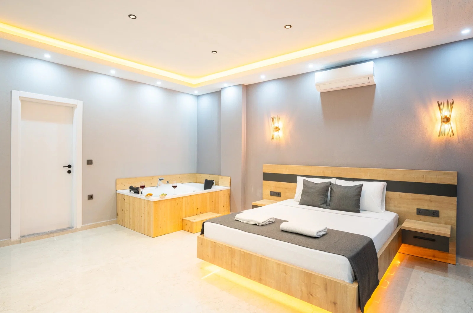 Bezirgan’da Balayı Çiftlerine Uygun, Korunaklı Havuzlu, 2 Yatak Odalı, Kiralık Villa
