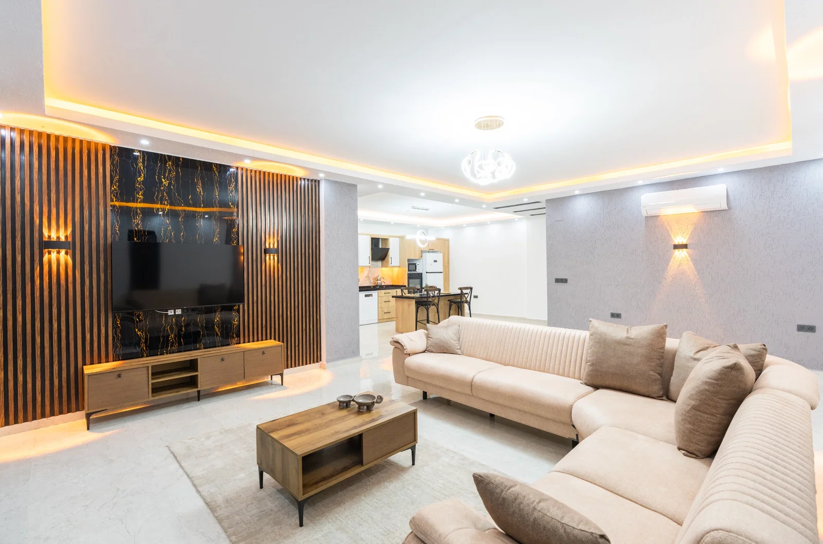 Bezirgan’da Huzurlu, Korunaklı Havuzlu, 2 Yatak Odalı, Kiralık Villa