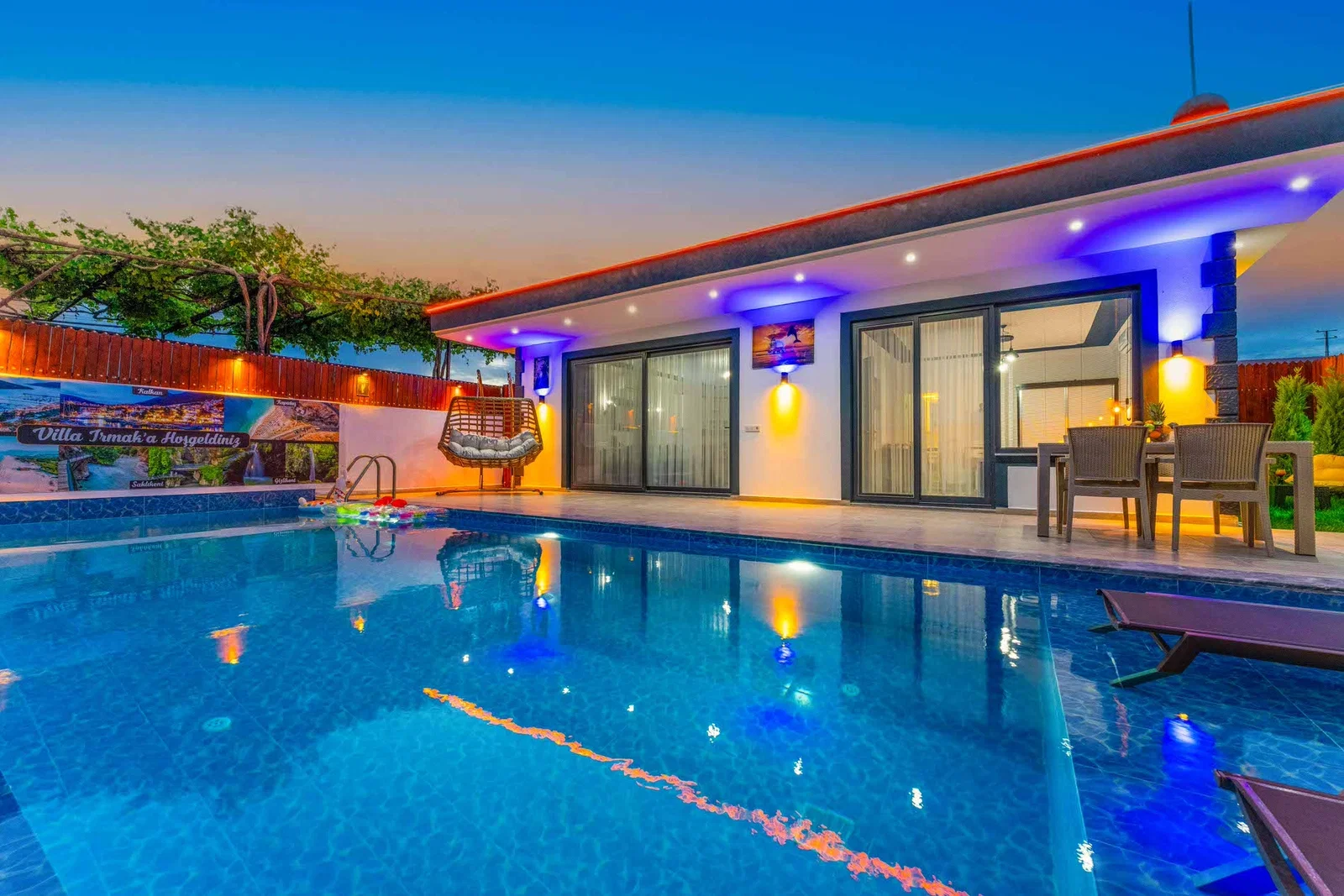 Çavdır’da Balayı Çiftlerine Uygun, Korunaklı Havuzlu, 1 Yatak Odalı, Kiralık Villa
