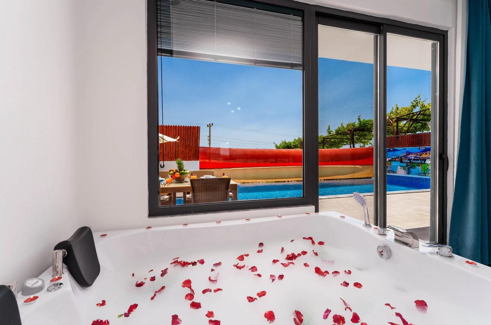 Çavdır’da Balayı Çiftlerine Uygun, Korunaklı Havuzlu, 1 Yatak Odalı, Kiralık Villa