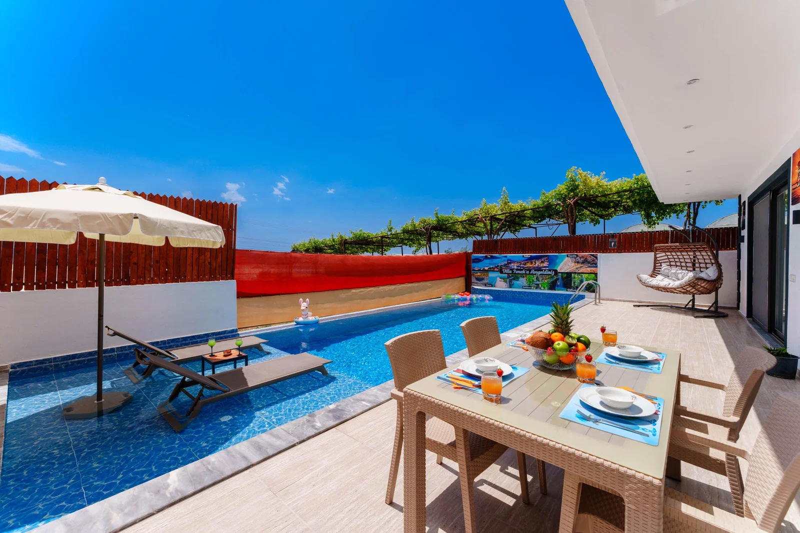 Çavdır’da Balayı Çiftlerine Uygun, Korunaklı Havuzlu, 1 Yatak Odalı, Kiralık Villa