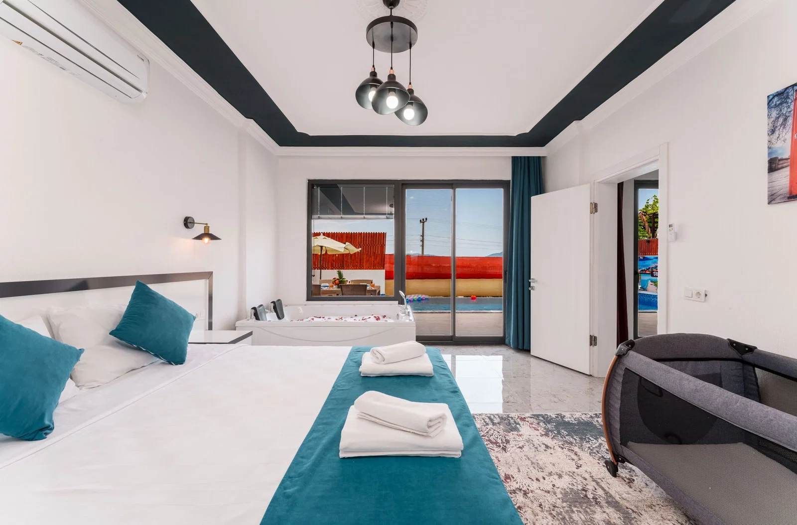 Çavdır’da Balayı Çiftlerine Uygun, Korunaklı Havuzlu, 1 Yatak Odalı, Kiralık Villa