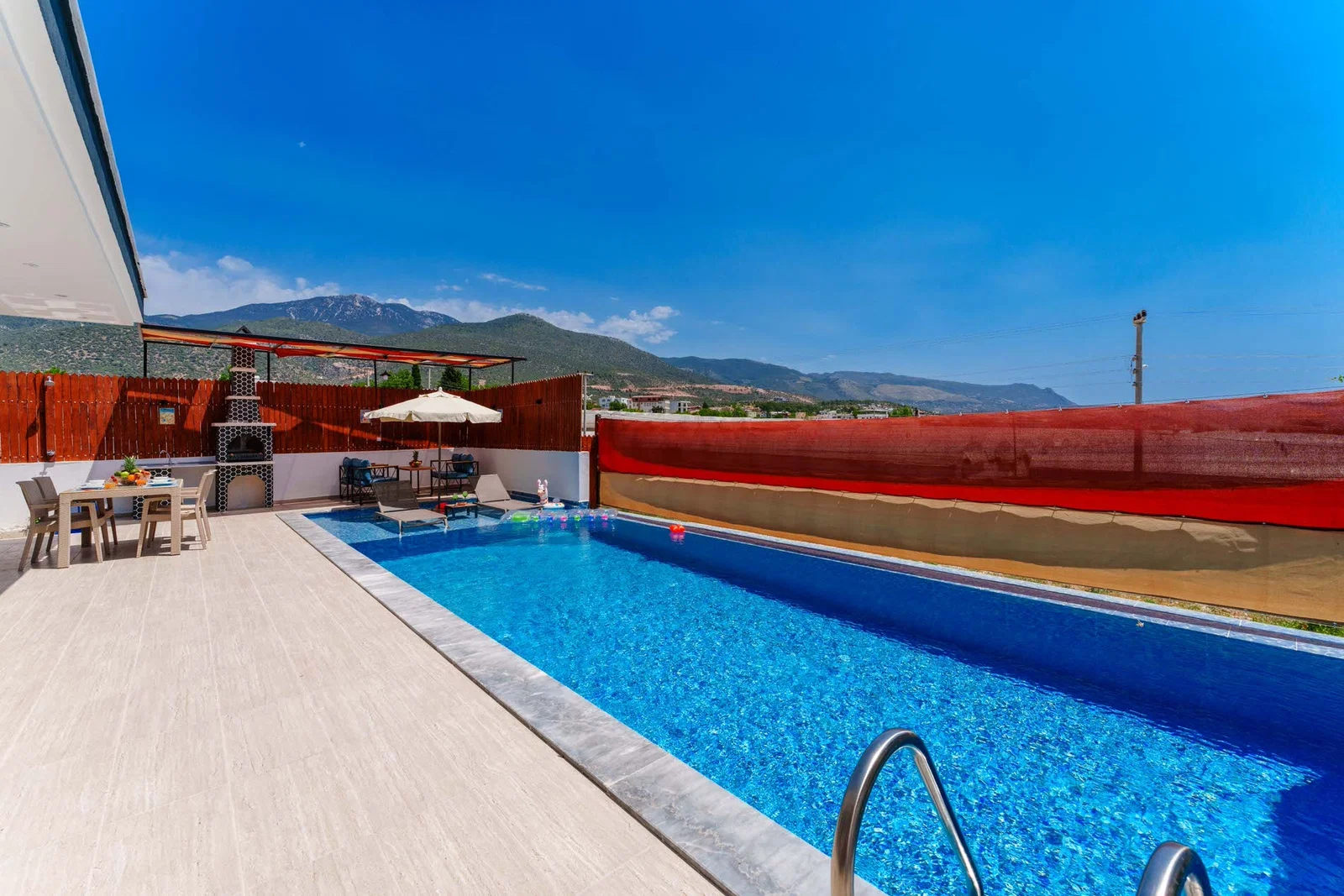 Çavdır’da Balayı Çiftlerine Uygun, Korunaklı Havuzlu, 1 Yatak Odalı, Kiralık Villa