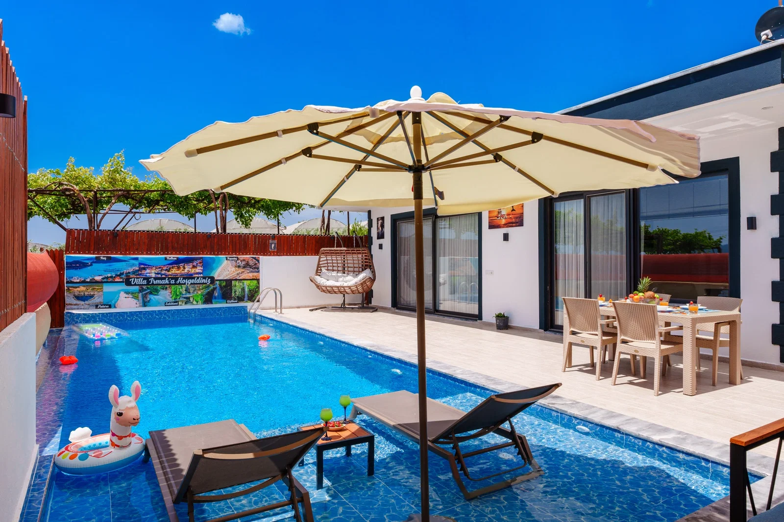 Çavdır’da Balayı Çiftlerine Uygun, Korunaklı Havuzlu, 1 Yatak Odalı, Kiralık Villa