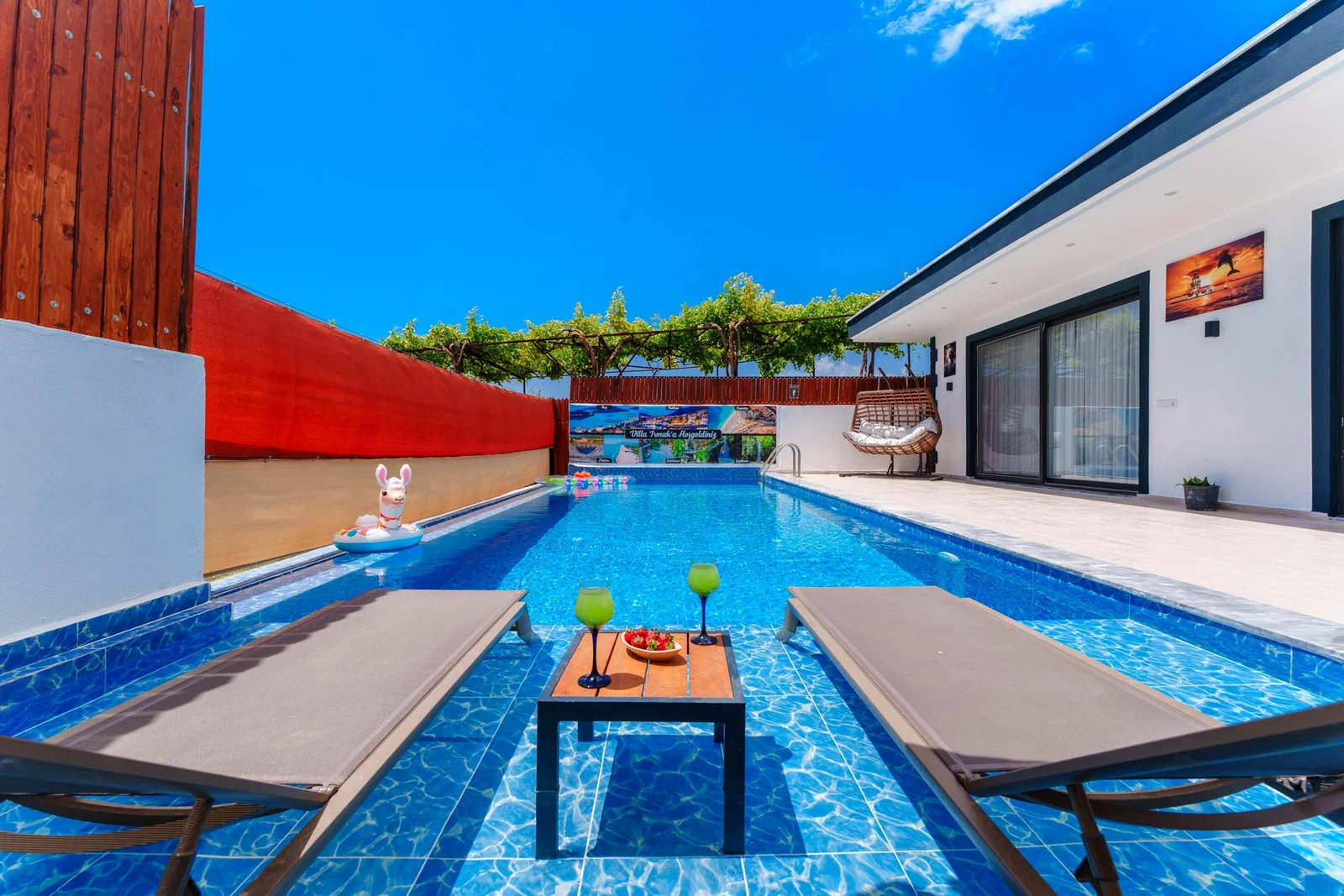 Çavdır’da Balayı Çiftlerine Uygun, Korunaklı Havuzlu, 1 Yatak Odalı, Kiralık Villa