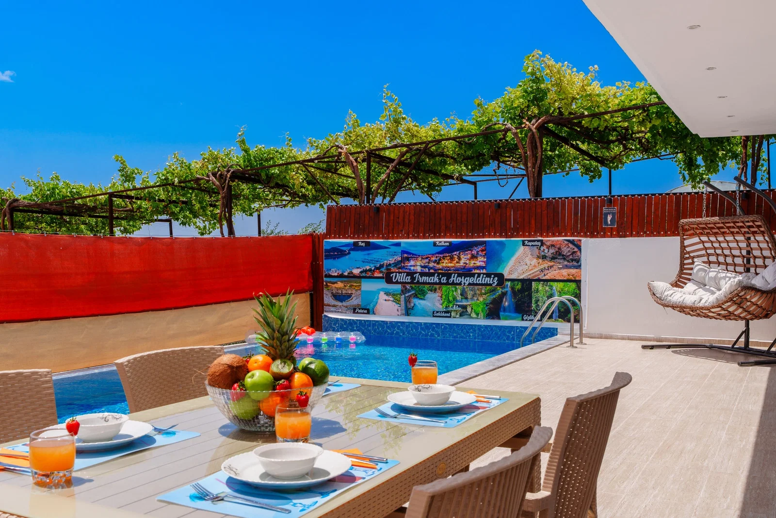 Çavdır’da Balayı Çiftlerine Uygun, Korunaklı Havuzlu, 1 Yatak Odalı, Kiralık Villa
