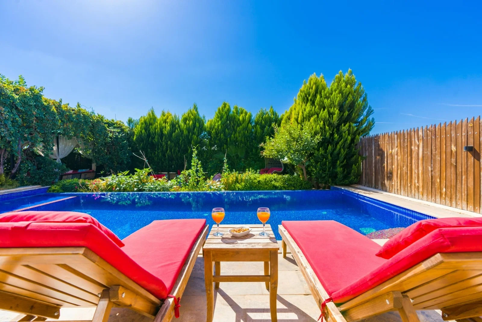 Çayköy’de Balayı Çiftlerine Uygun, Özel Havuzlu, Jakuzili, Kiralık Villa