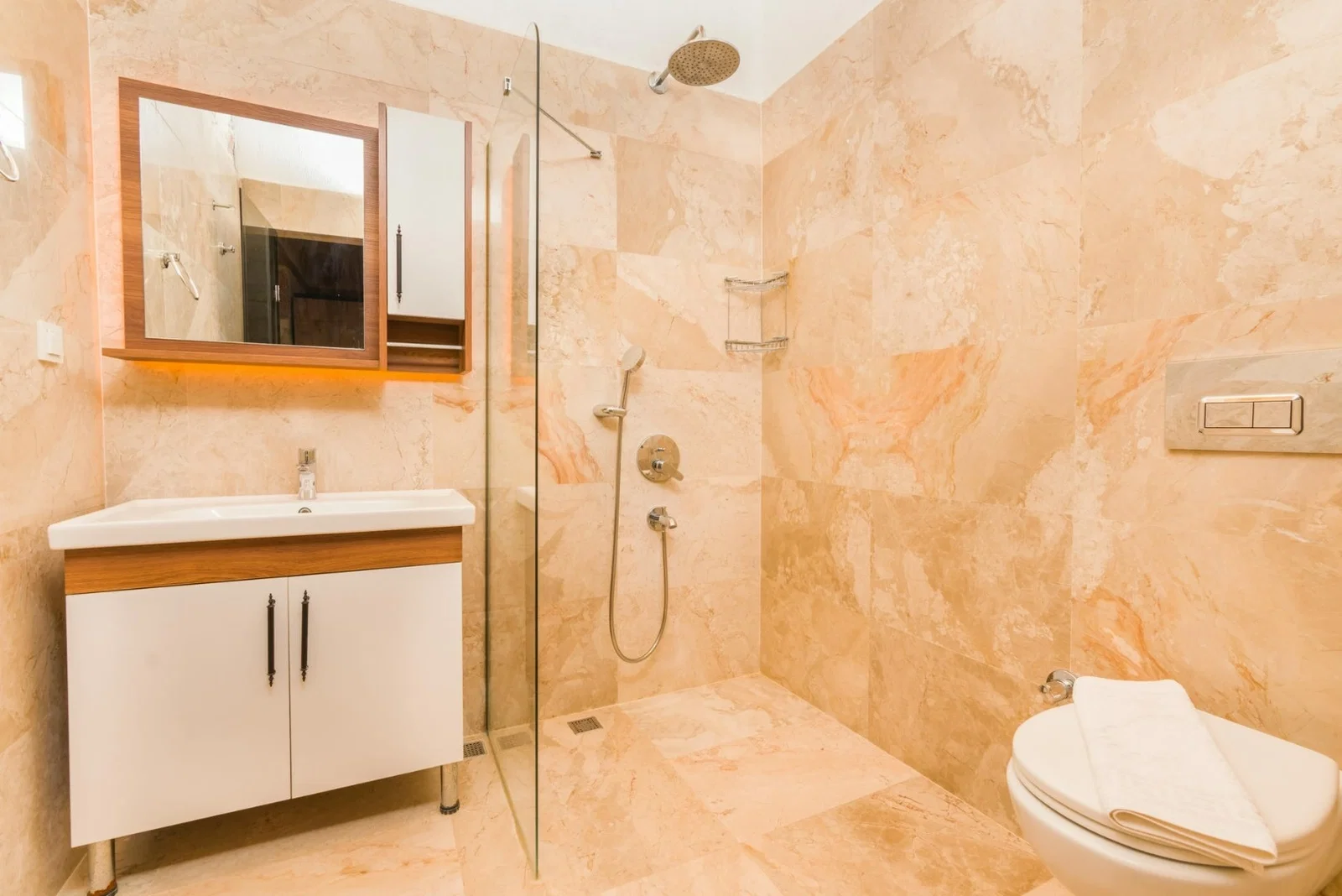Çayköy’de Balayı Çiftlerine Uygun, Özel Havuzlu, Jakuzili, Kiralık Villa